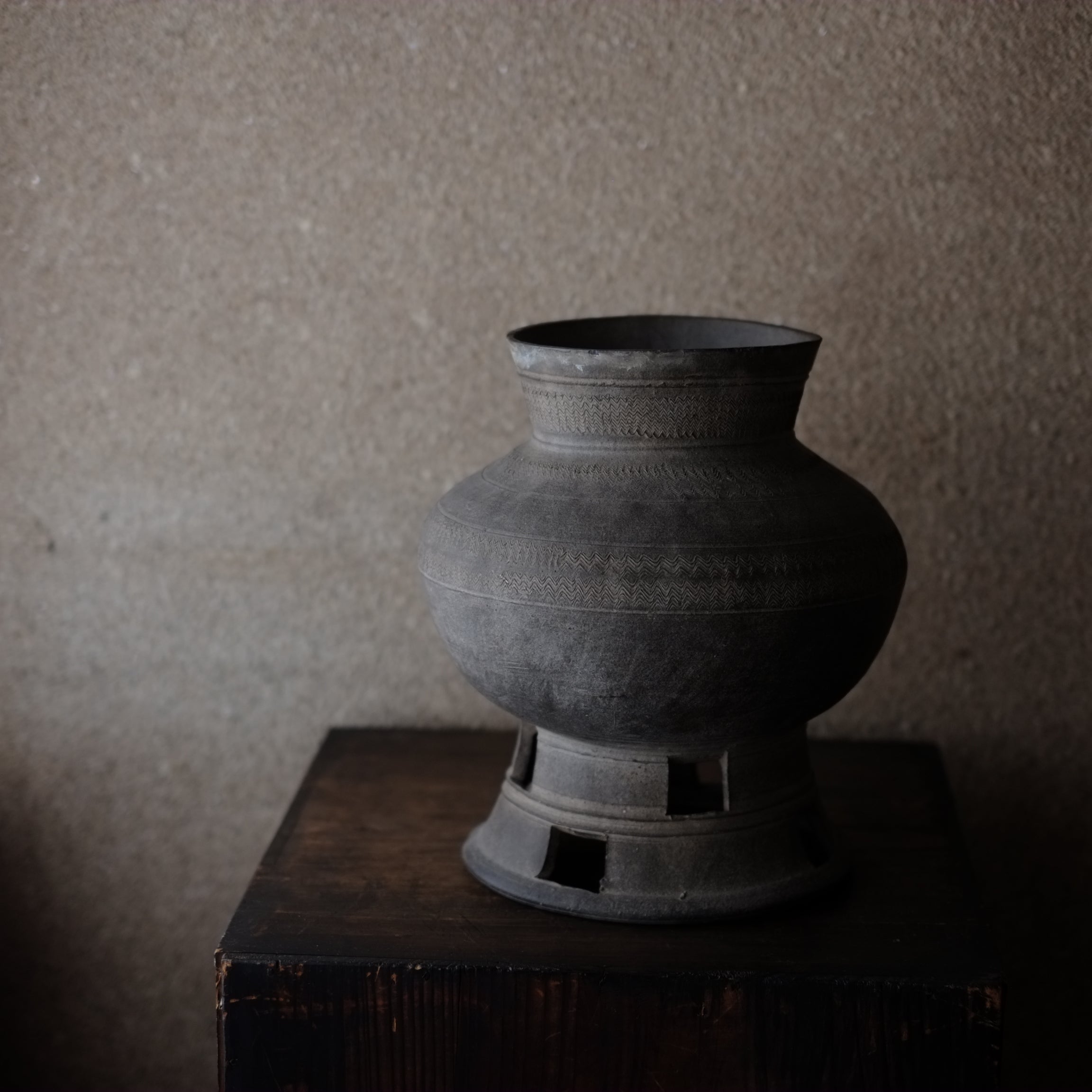 古代朝鮮 陶質土器 台付直頚壺 新羅・伽耶土器（5ｰ6世紀） – 逢季荘