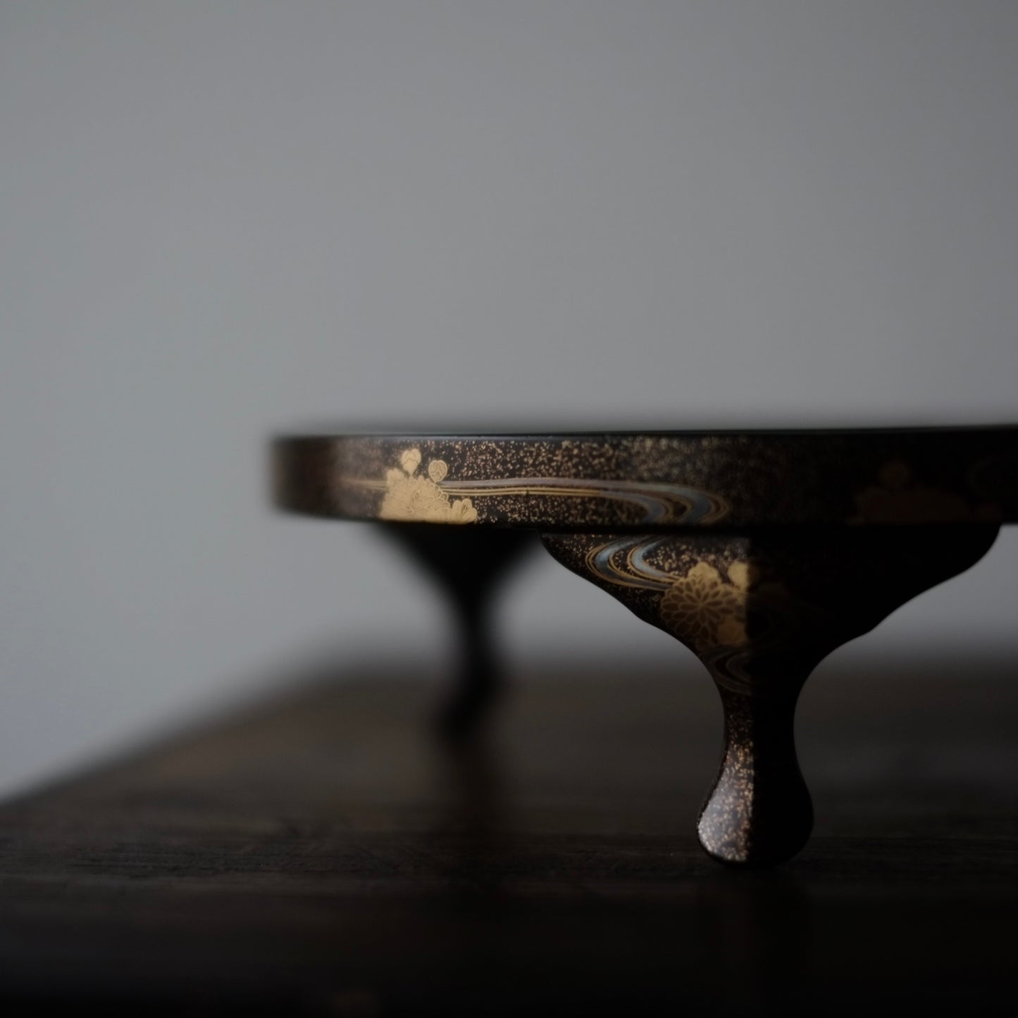 時代 梨地流水蒔絵丸香盆(19世紀)
