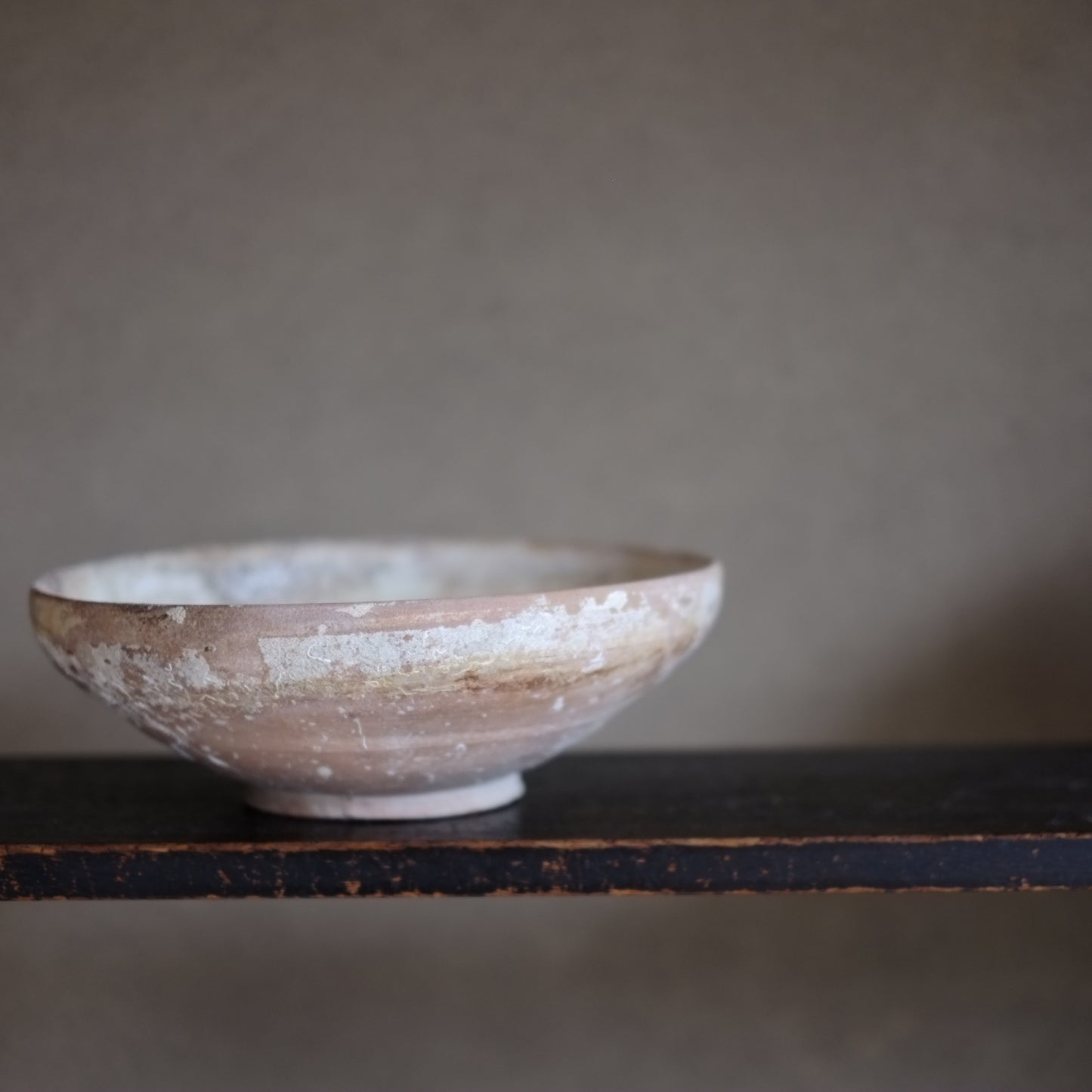 ビザンチン古陶 黄釉釘彫文鉢 (11-13世紀)