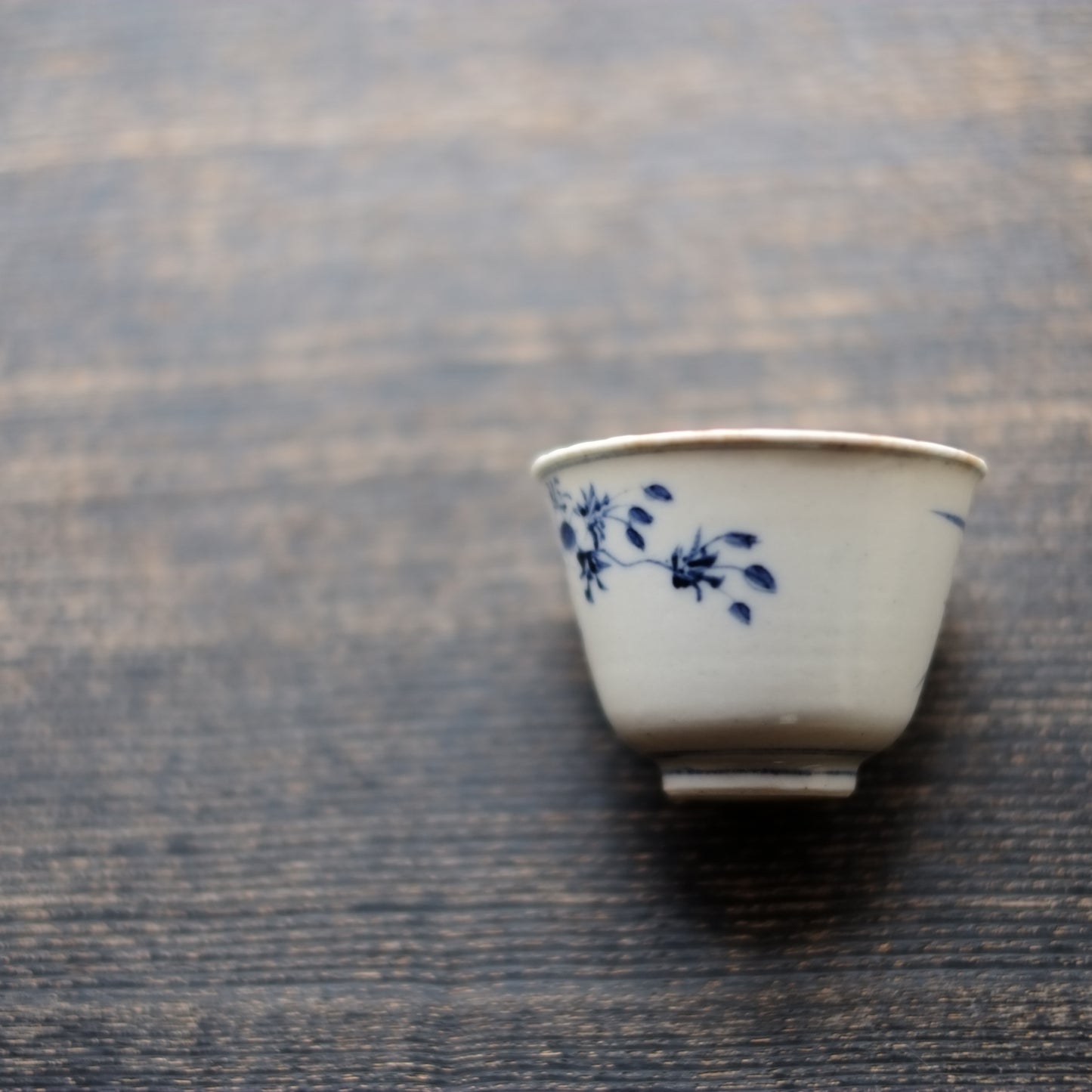 巨鹿城焼 秋草文染付 煎茶碗 盃 (江戸末)