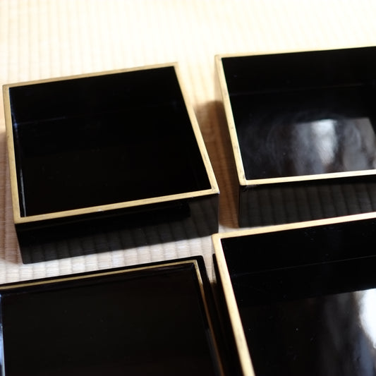 時代 黒漆塗縁金三段重箱 (明治時代)