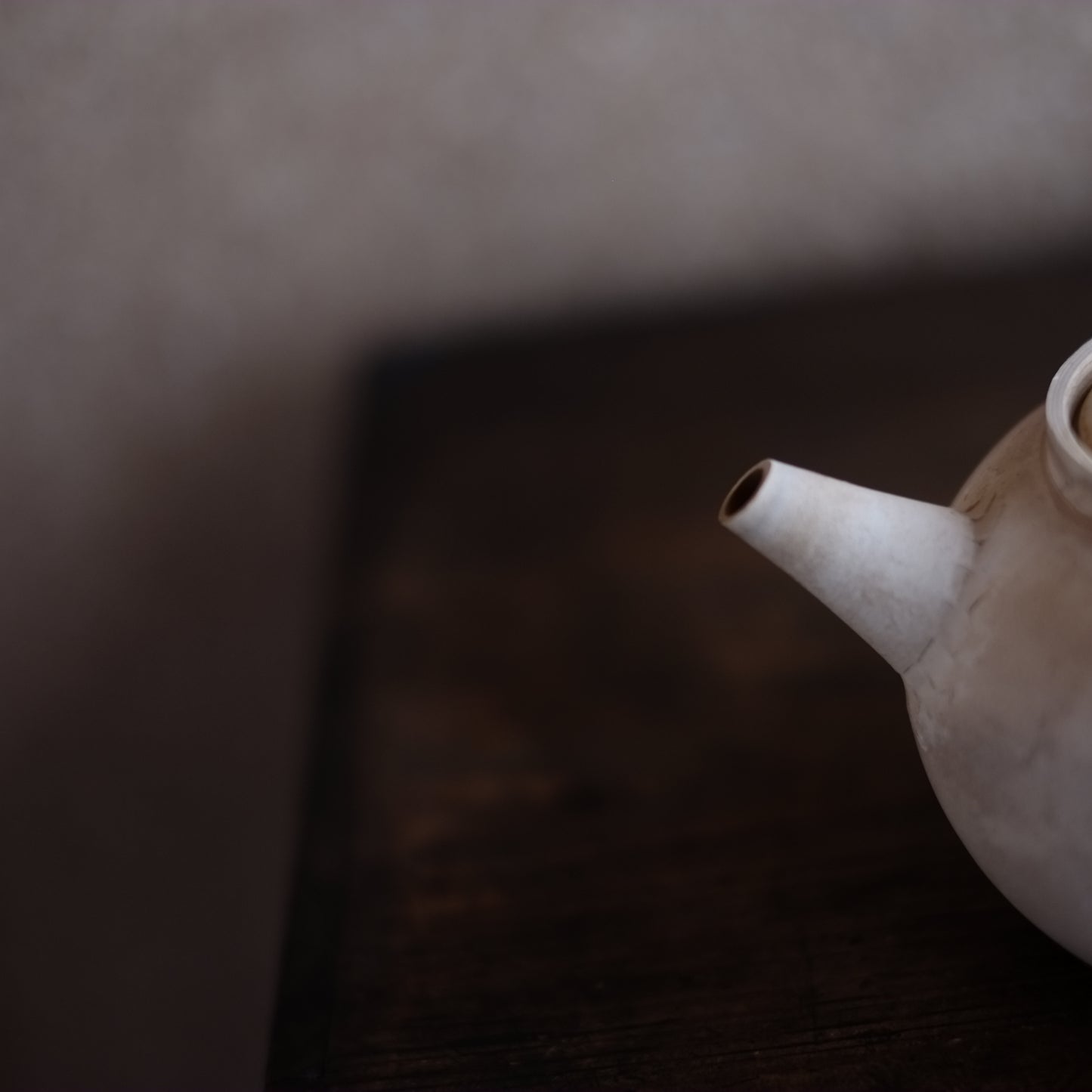 時代 侘びれた白泥急須 横手ボーフラ