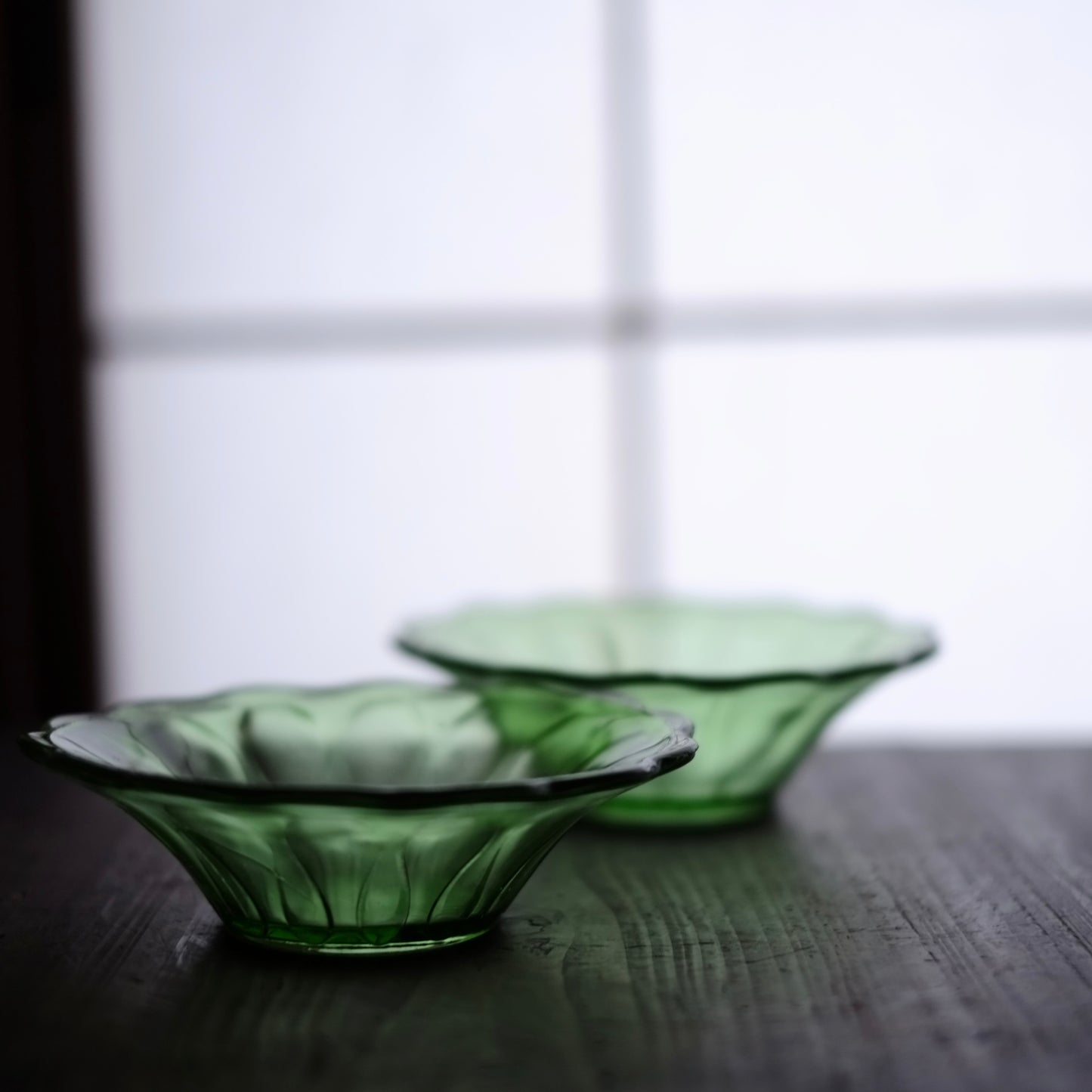時代 翠色ガラス 輪花深皿