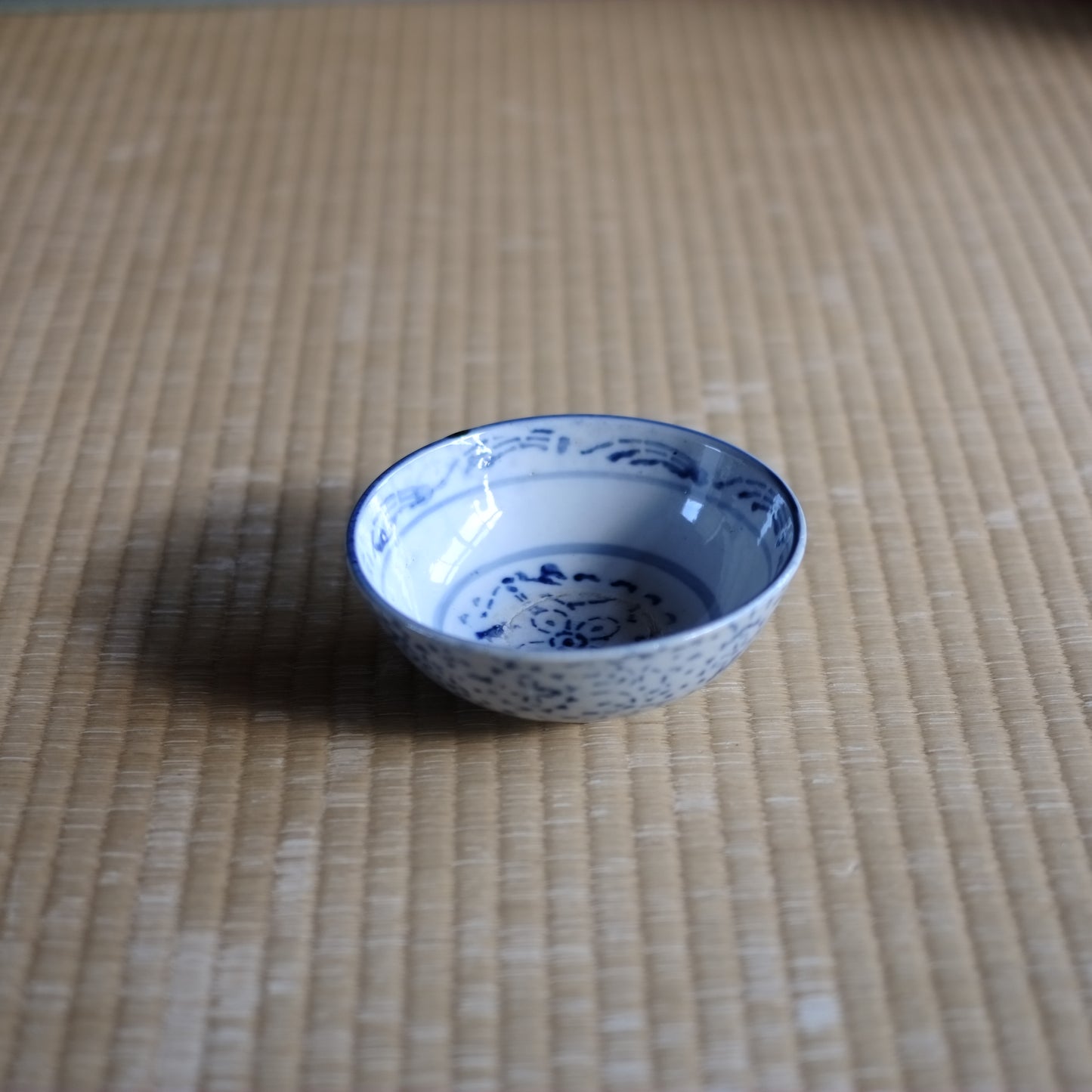 時代 四弁花型紙摺印判染付 鉢 茶碗 (明治時代)