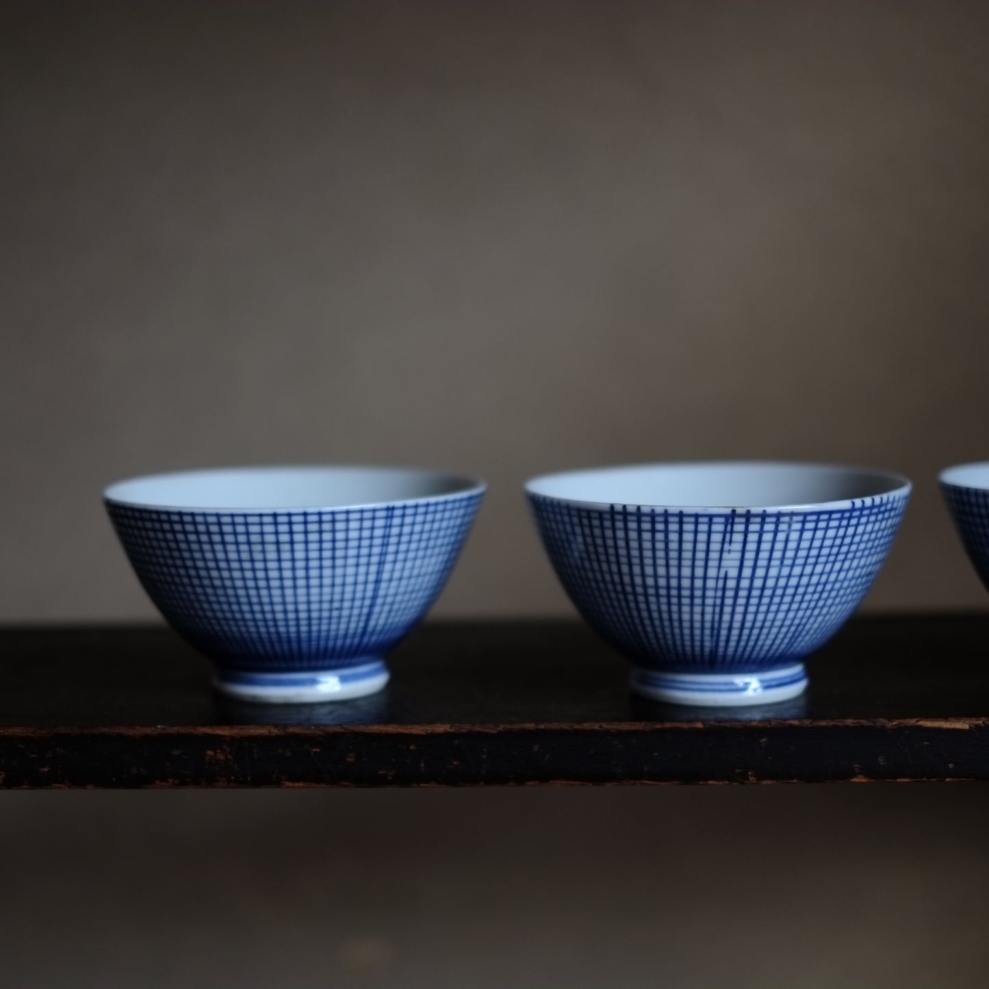 時代 格子文染付茶碗