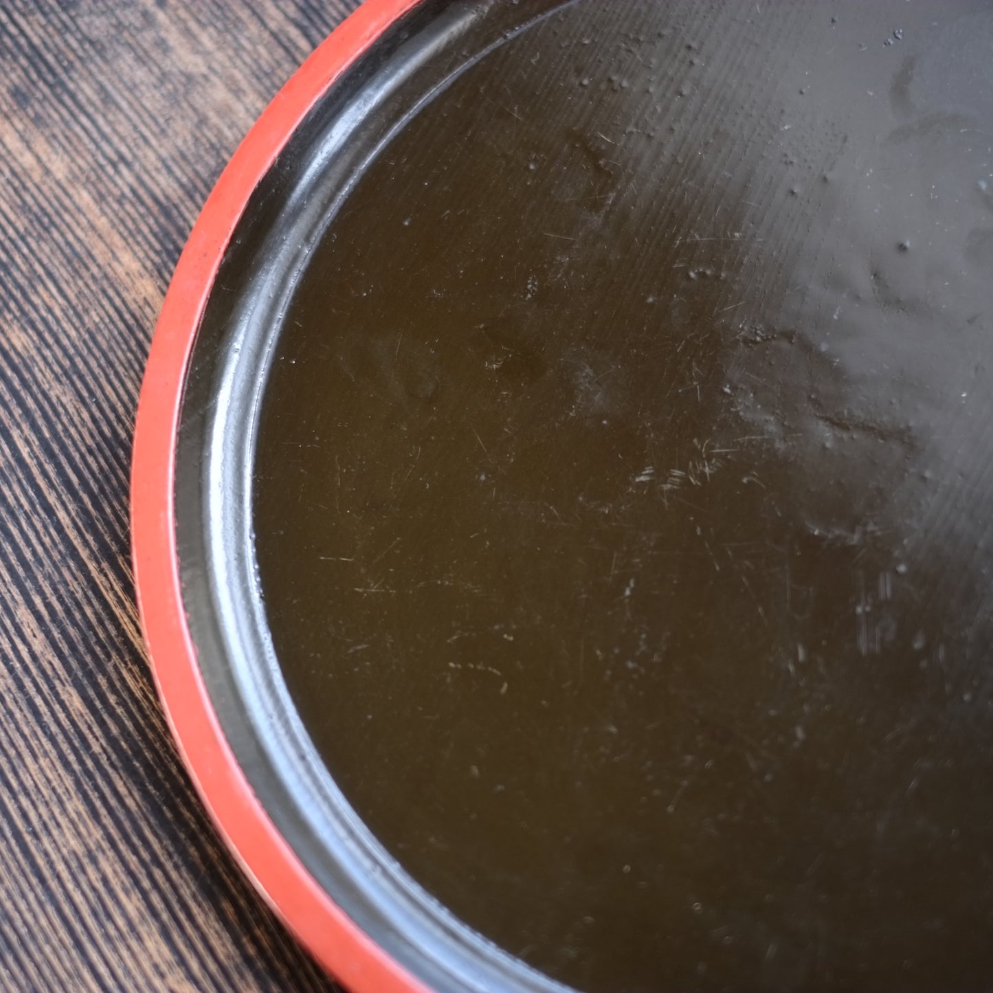 時代 縁赤内黒漆丸盆 (明治期頃)