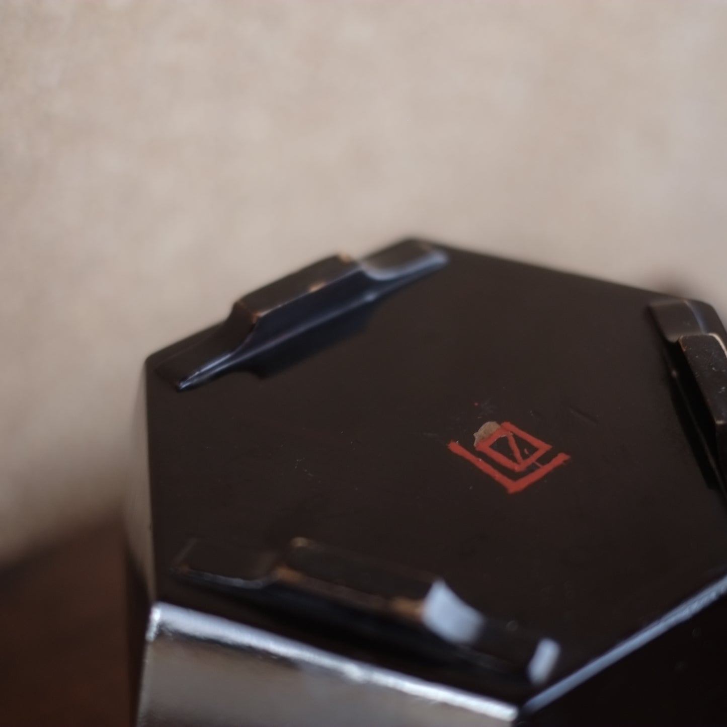 時代 六角 黒漆塗銚子 塗箱付 (江戸時代)