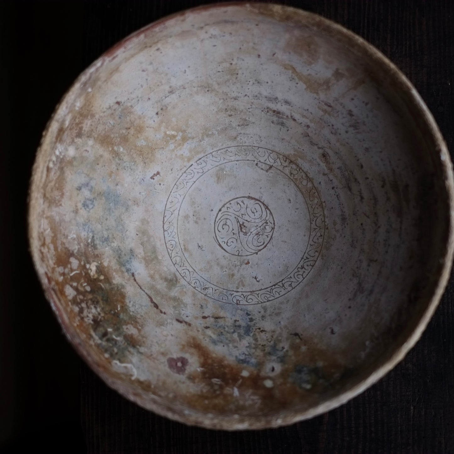 ビザンチン古陶 黄釉渦巻文大鉢 (11-13世紀)