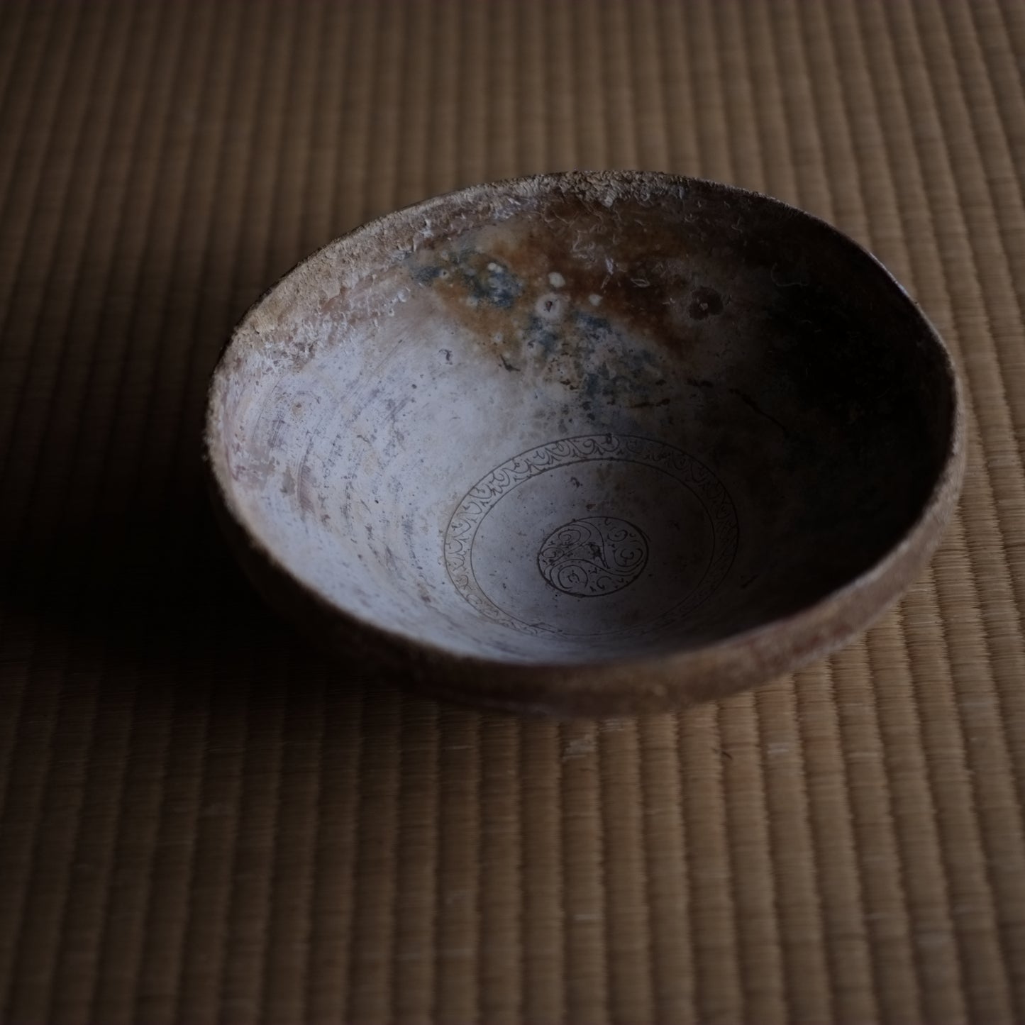ビザンチン古陶 黄釉渦巻文大鉢 (11-13世紀)