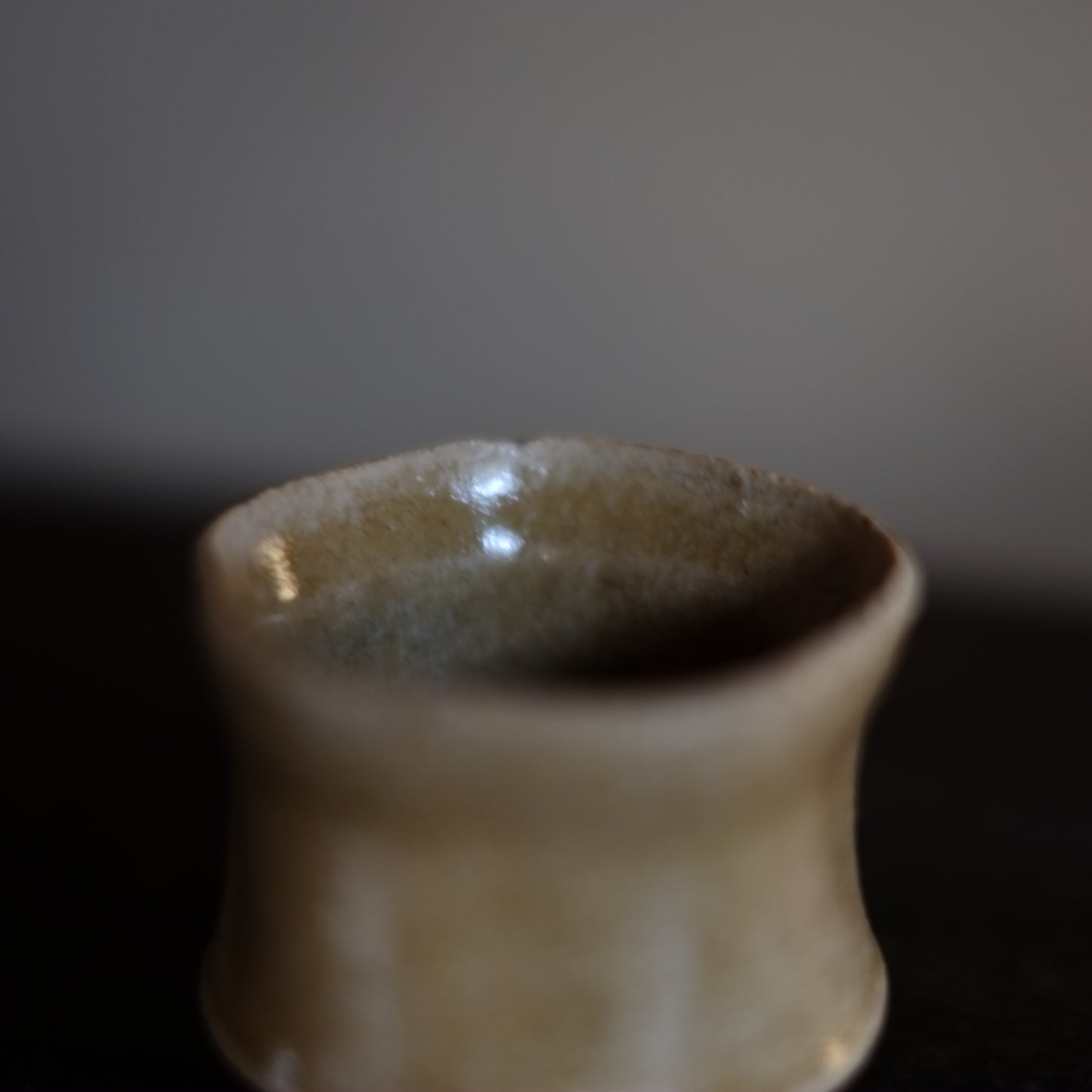 時代 黄釉 ぐい呑み 筒盃 (幕末-明治頃)