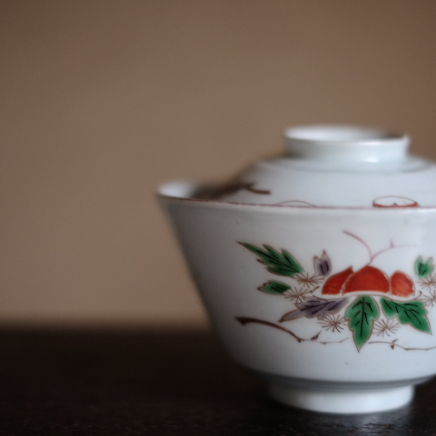 古伊万里白磁 栗図色絵 蓋付茶碗(江戸時代)