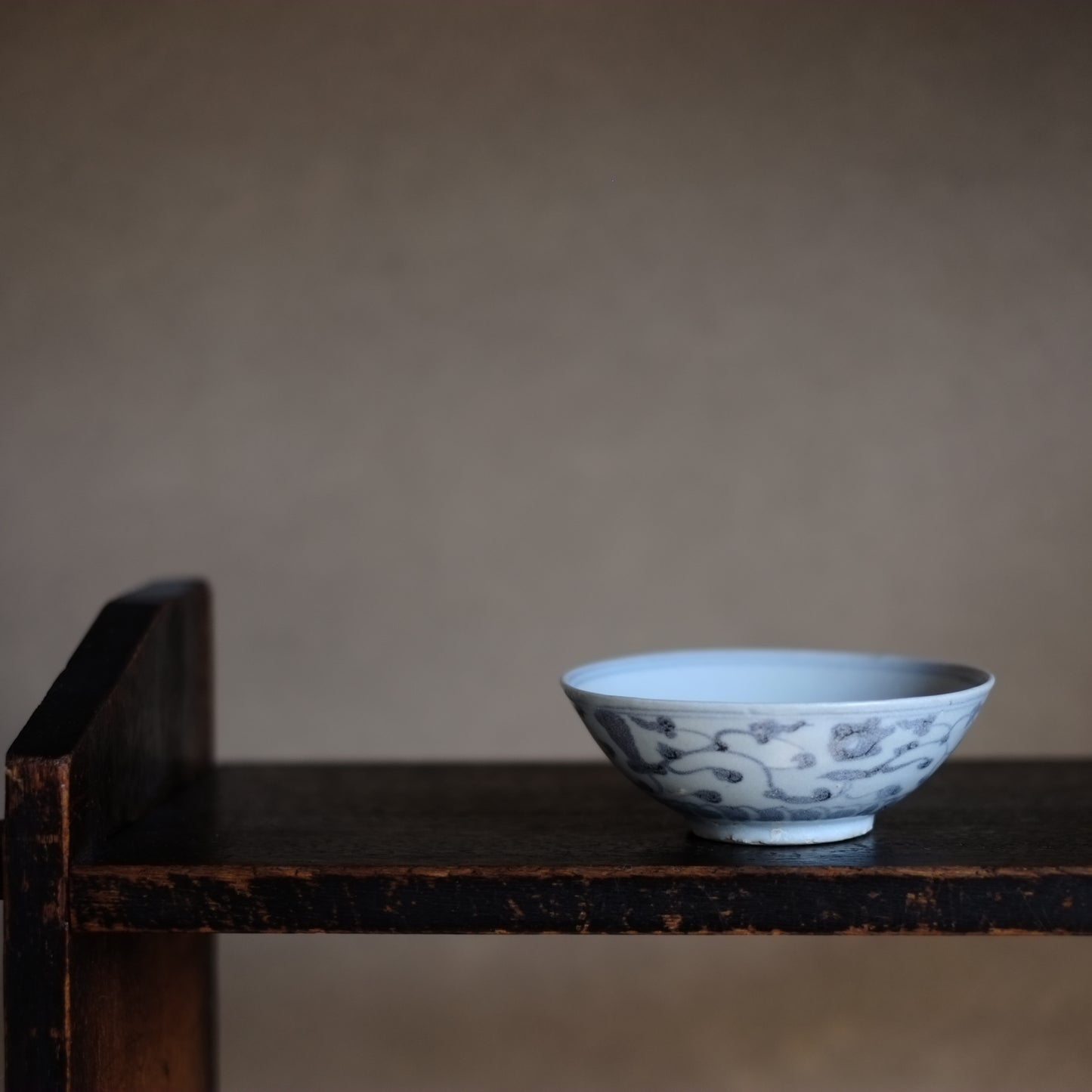 青花 花唐草文 茶碗 (明朝15-17世紀)