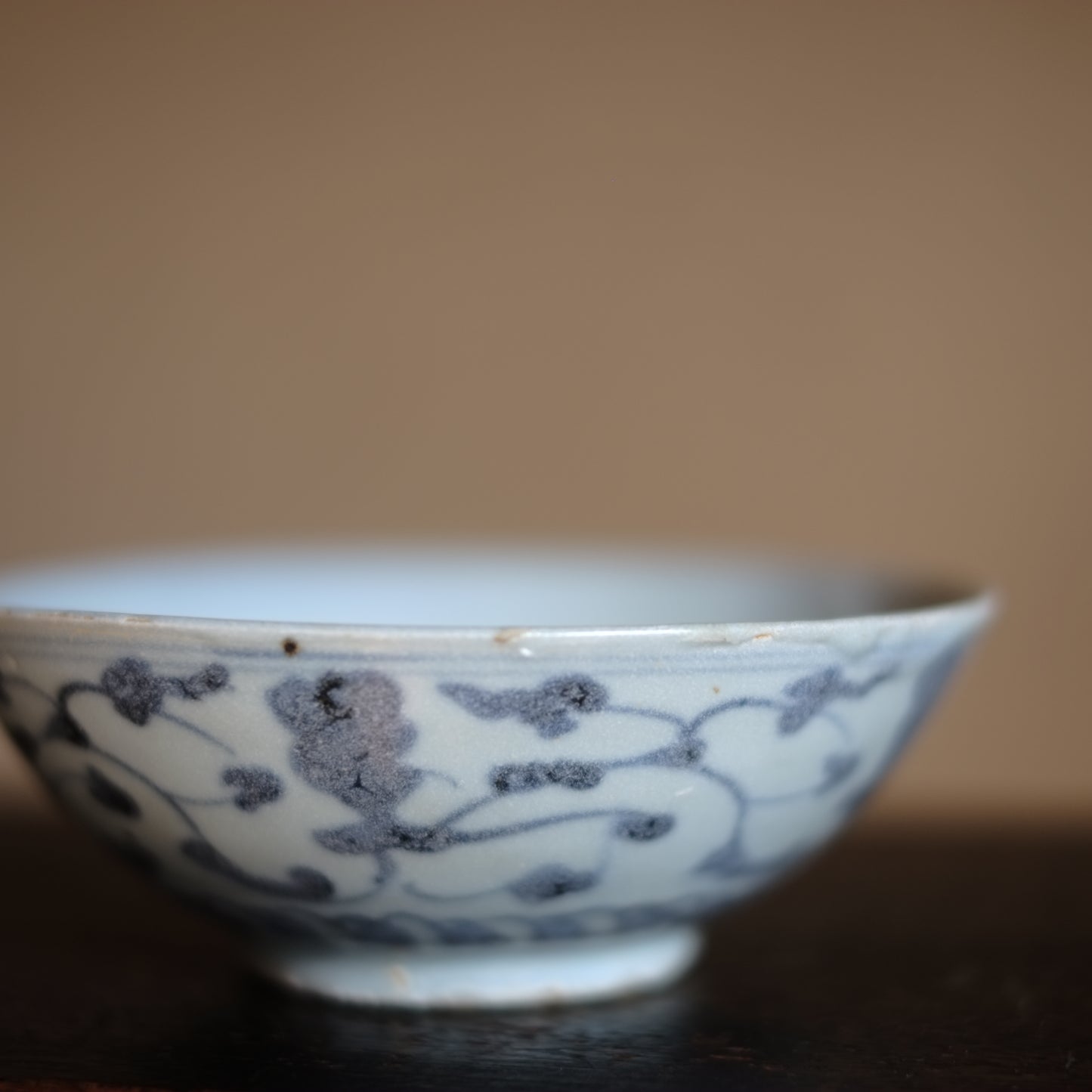 青花 花唐草文 茶碗 (明朝15-17世紀)