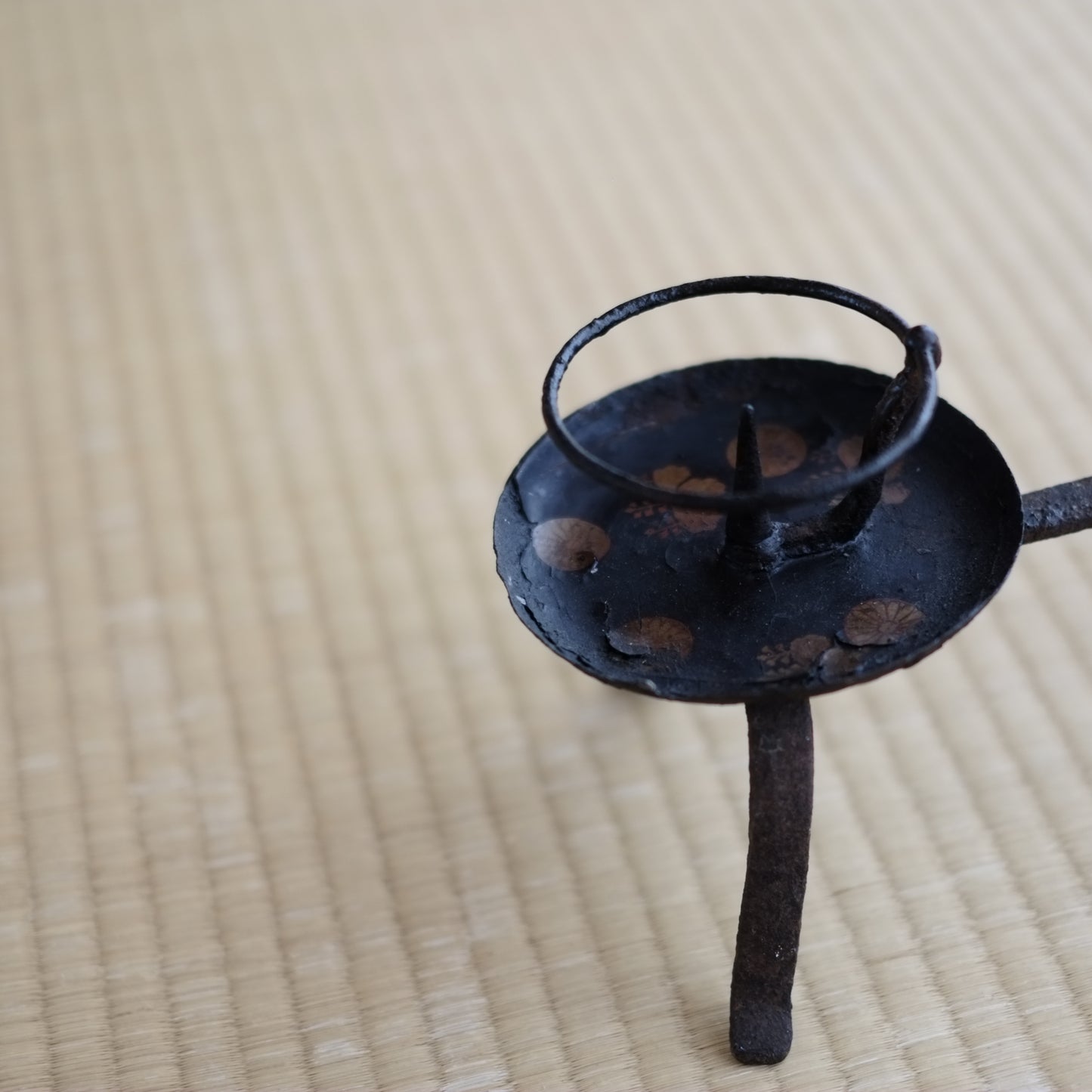 時代 鉄漆蒔絵手燭 (江戸時代)