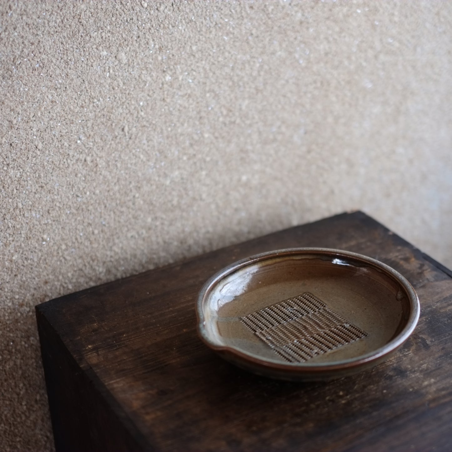 時代 灰釉片口おろし平皿
