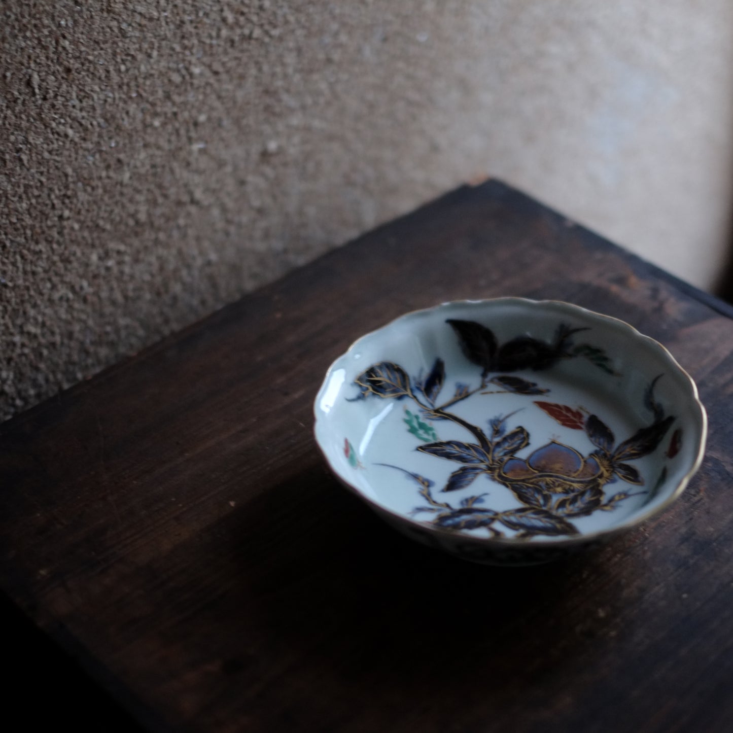 時代 栗図色絵金蘭手 輪花膾皿 (江戸時代)