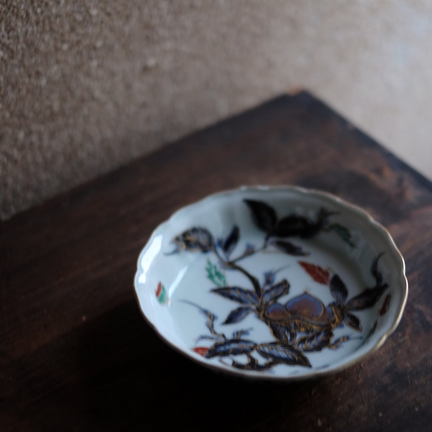 時代 栗図色絵金蘭手 輪花膾皿 (江戸時代)