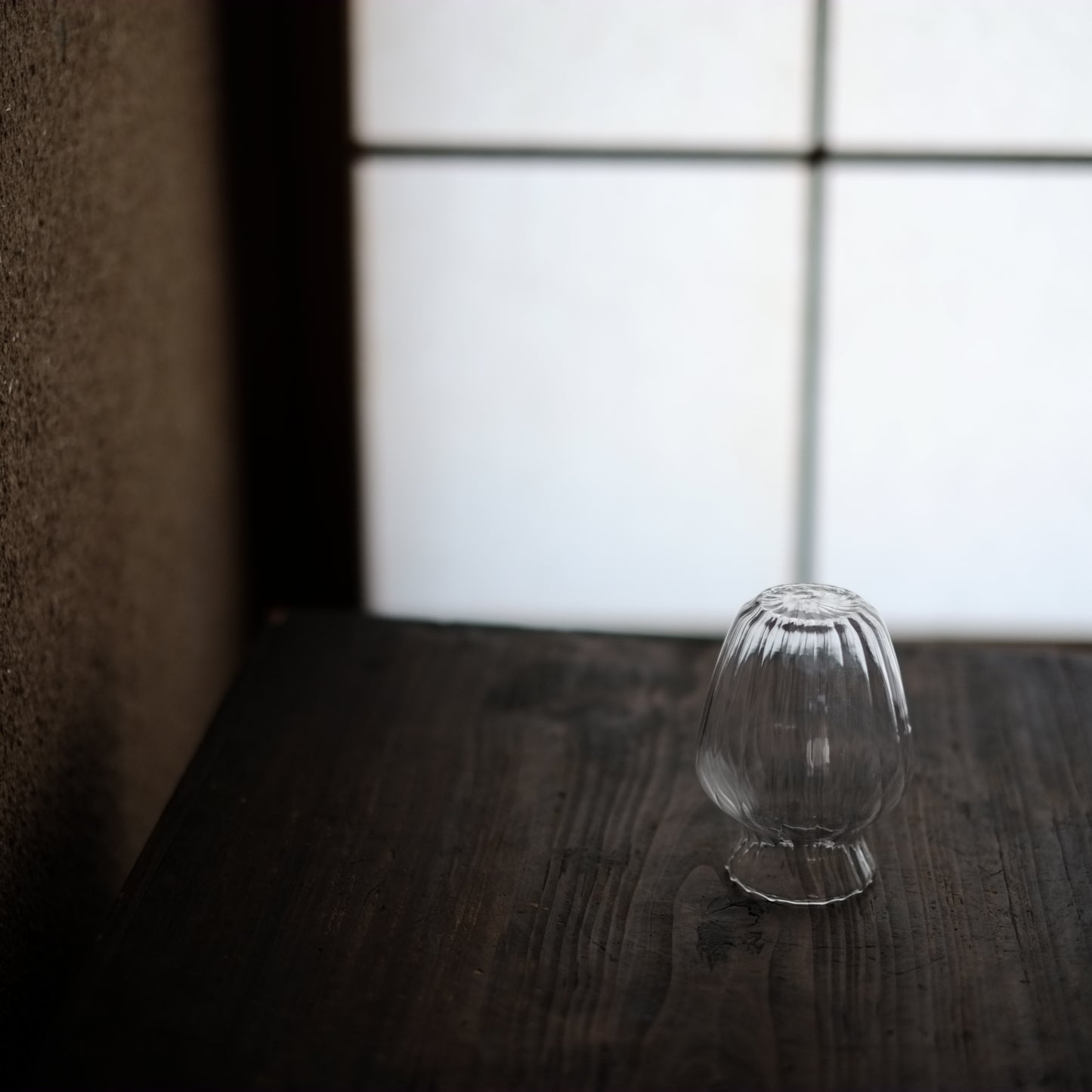 時代 薄張りガラス 輪花鎬瓶 (19-20世紀)