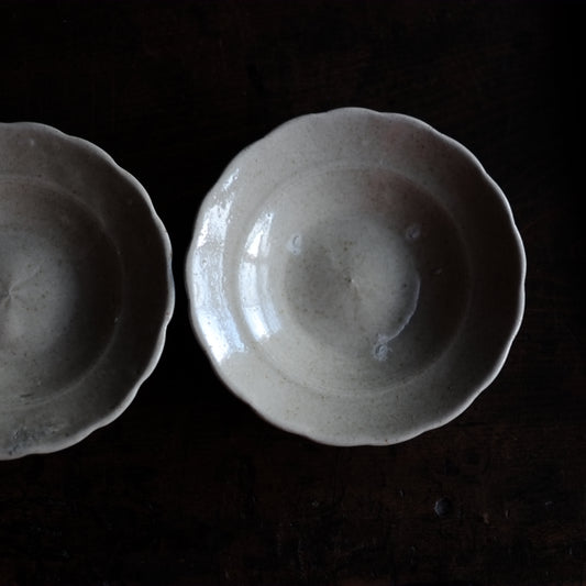 時代 安南灰釉輪花皿(阮朝 19世紀)