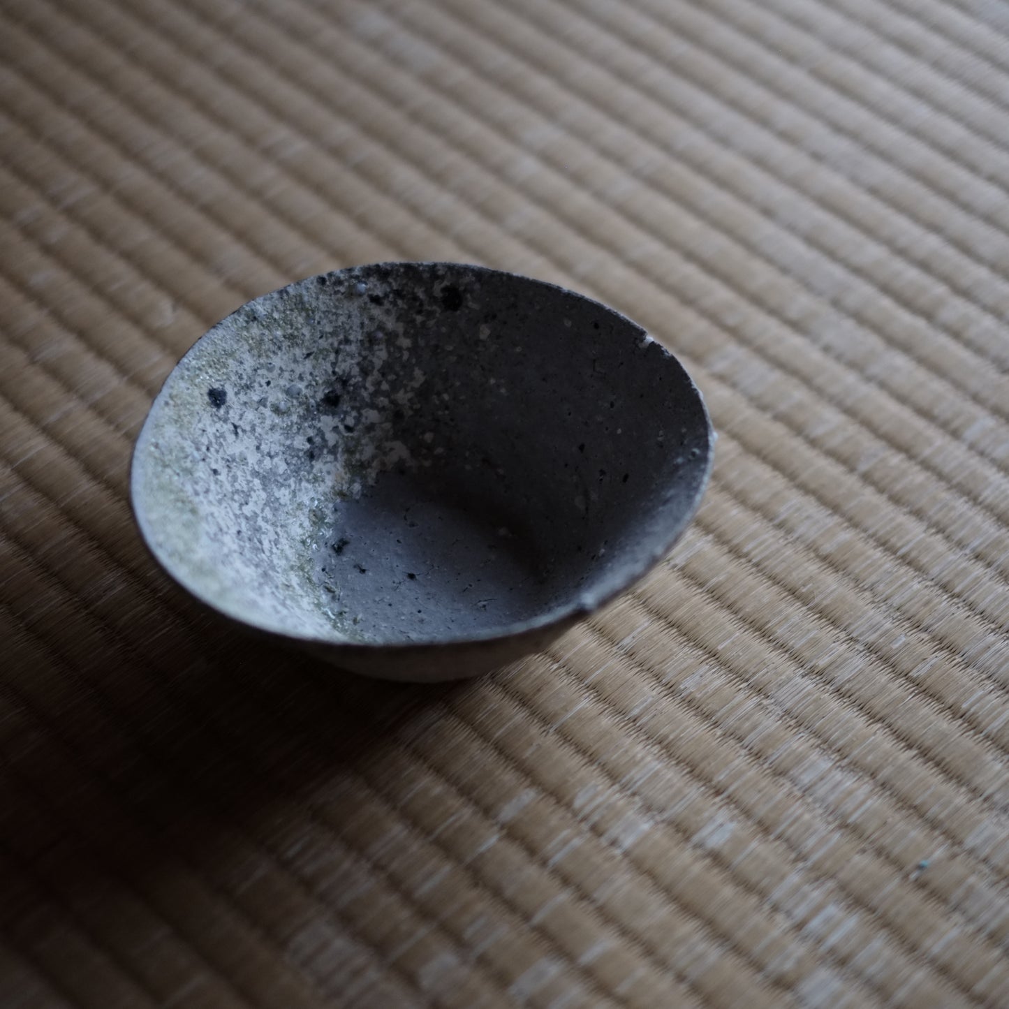 時代 片身 自然釉 山茶碗 (鎌倉時代 12-14世紀)