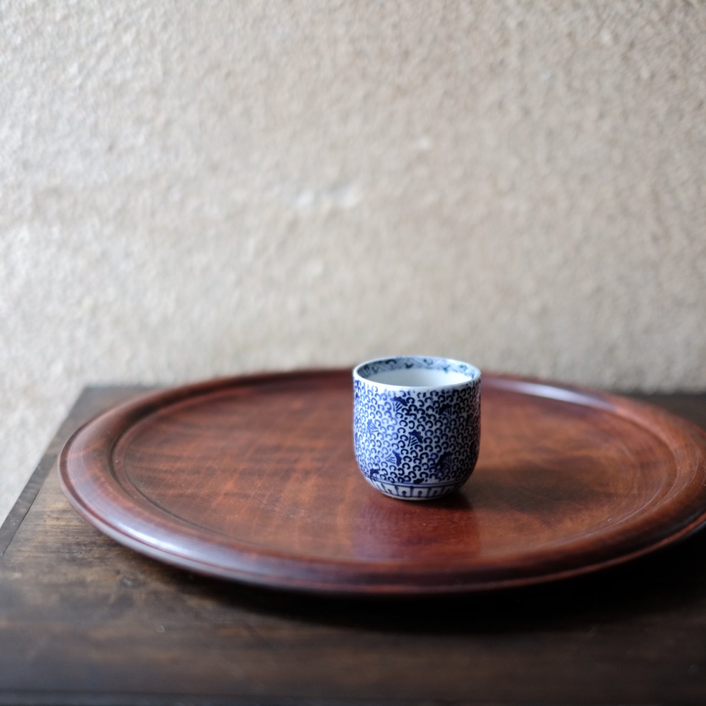 伊万里 品の良い微塵唐草印判の猪口