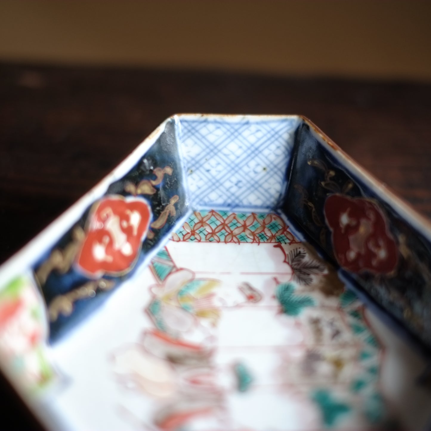 時代 大聖寺伊万里 色絵金襴 菱皿(明治時代)