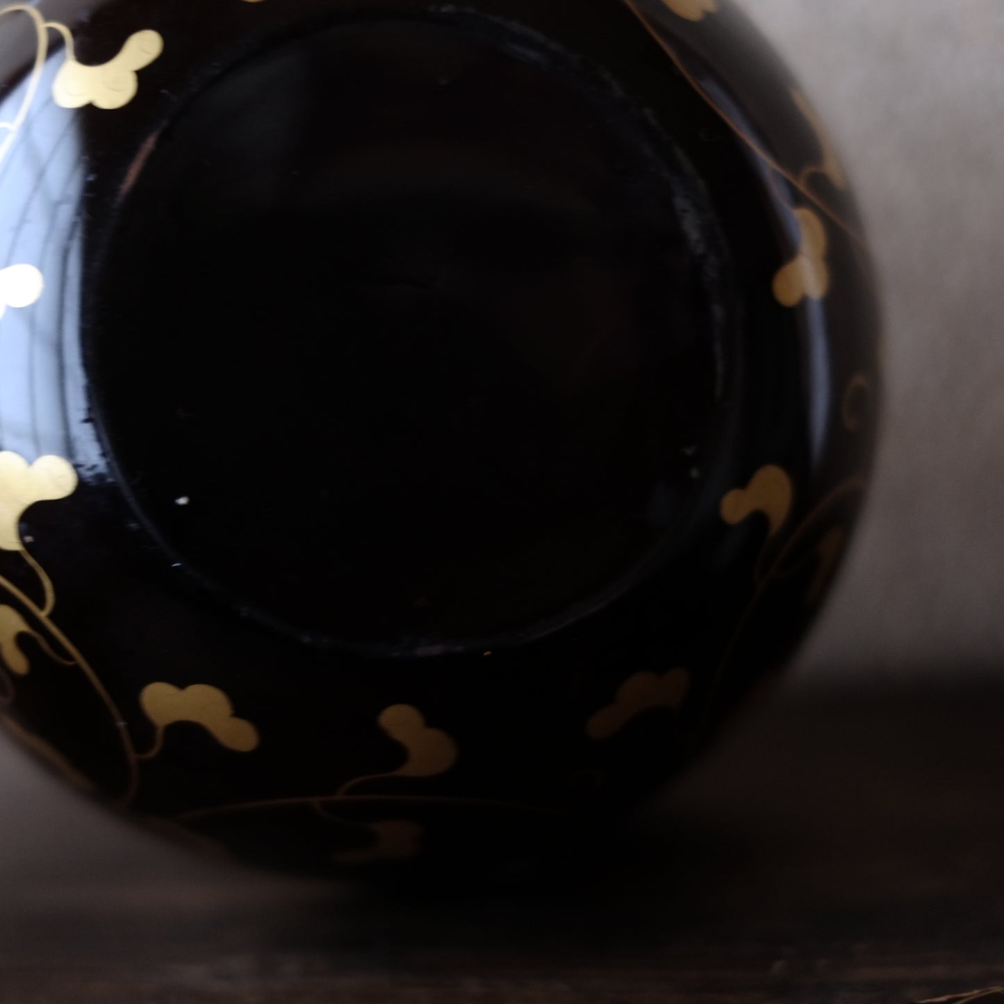 時代 鉄地漆唐草蒔絵 燗鍋 銚子 (明治期頃) 時代箱付