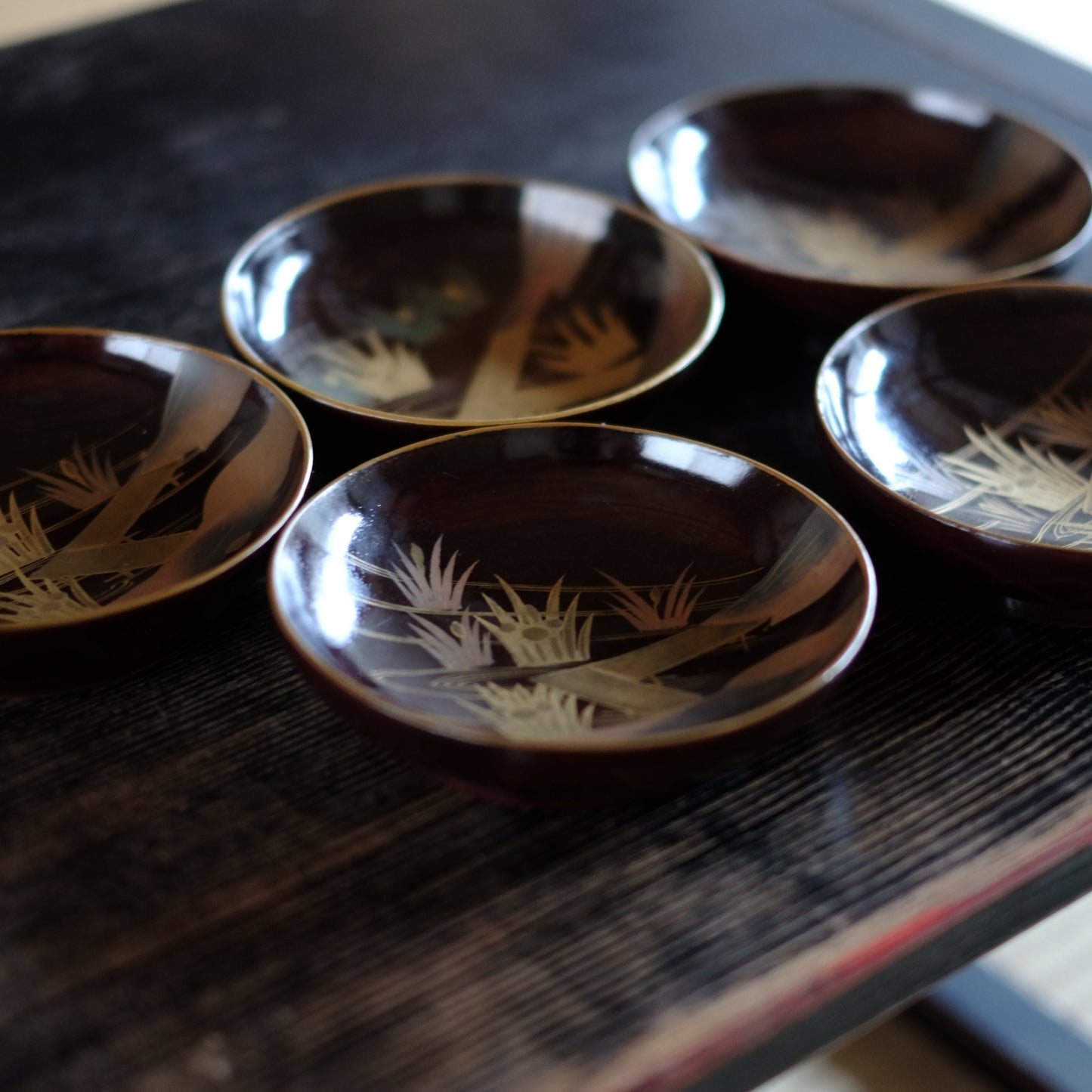 時代 八つ橋図金蒔絵 縁金溜塗 菓子皿 5客セット (明治期頃)
