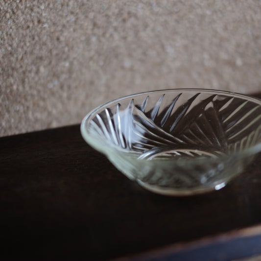 斜線文 プレスガラス小鉢 皿(大正〜昭和初期頃)