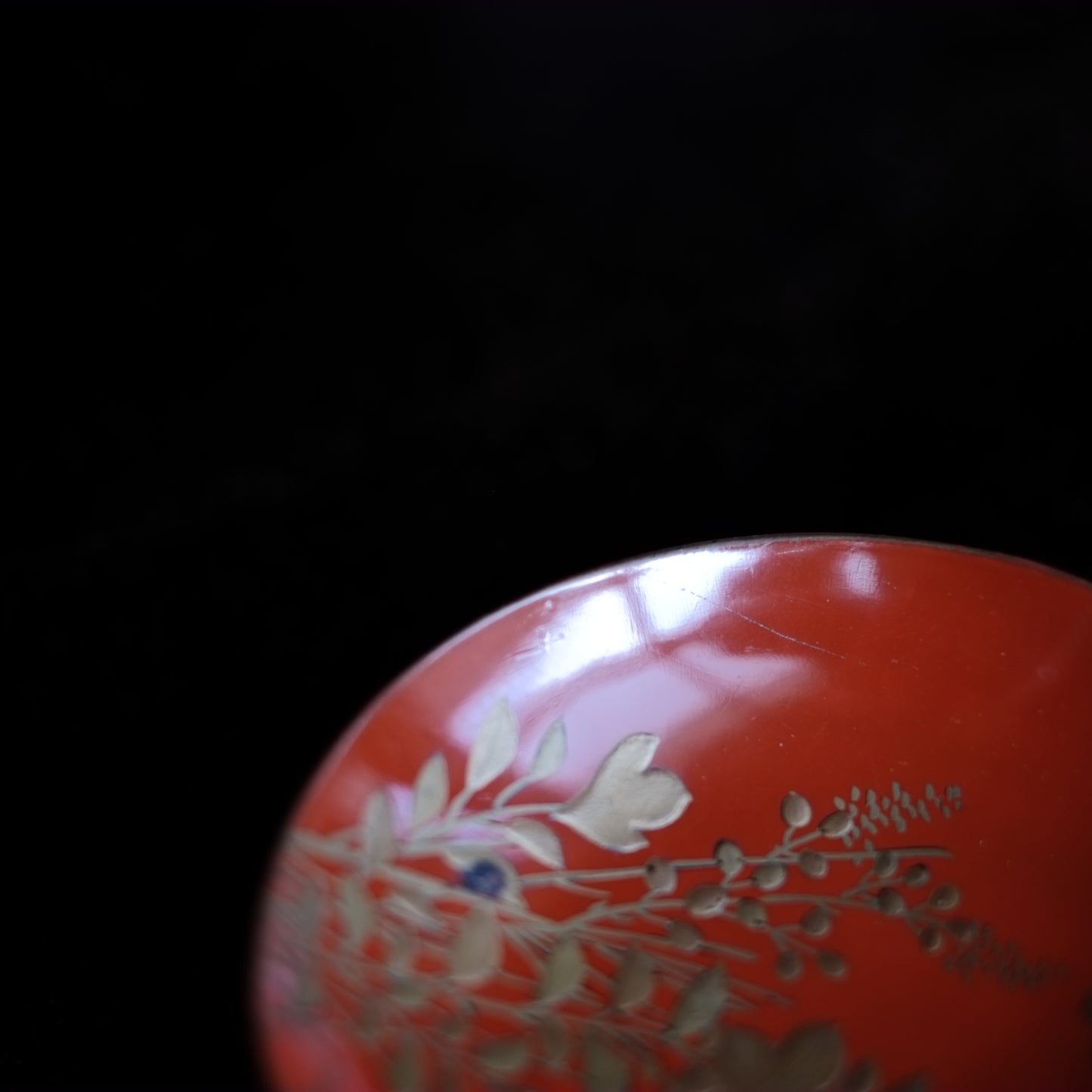 秋草鳥文 切金高蒔絵朱漆 酒盃(明治時代)