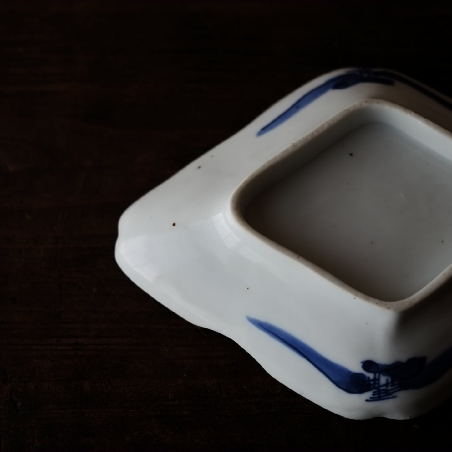 時代 吹墨籠目菊文隅入菱形皿 (明治時代)