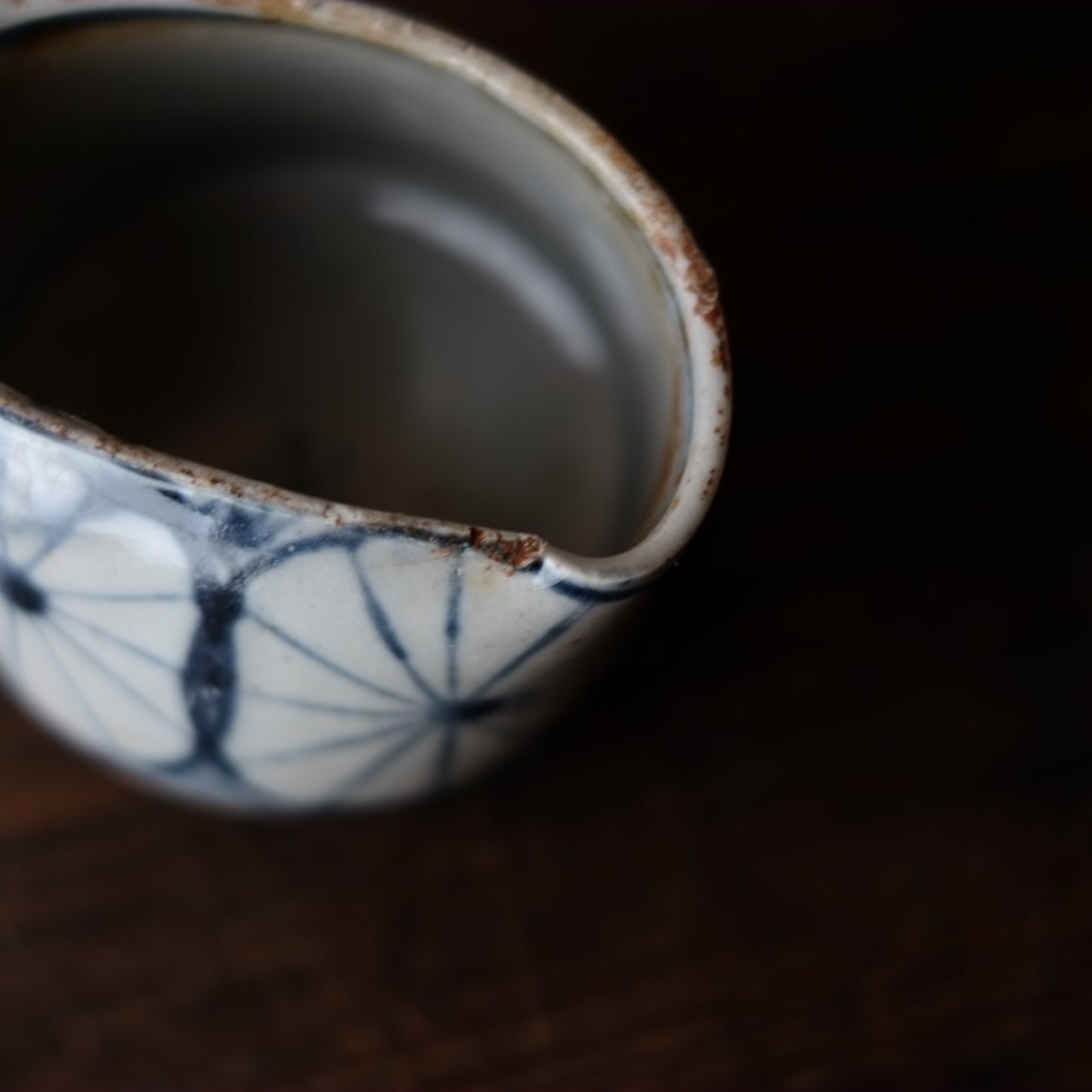 へうげ 美濃太白 菊文半筒猪口 (江戸時代)