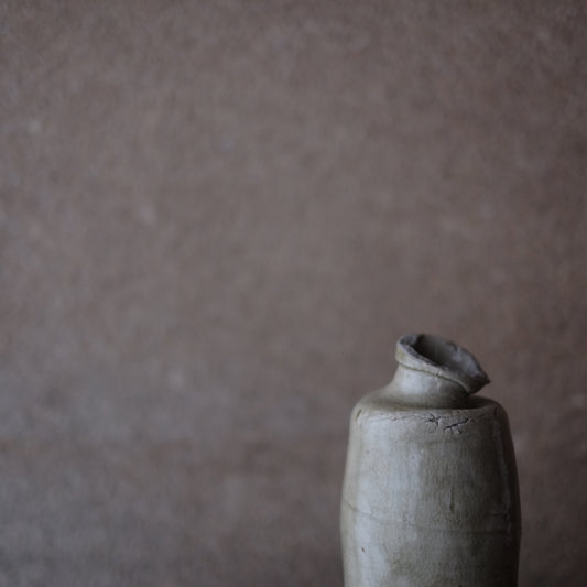 ひしゃげ灰釉徳利 瀬戸・美濃 (江戸時代)