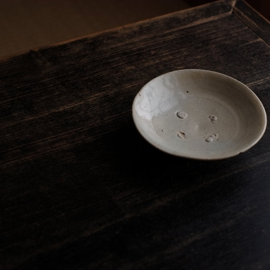 李朝 柔らか手 白磁平皿 (李朝初期)