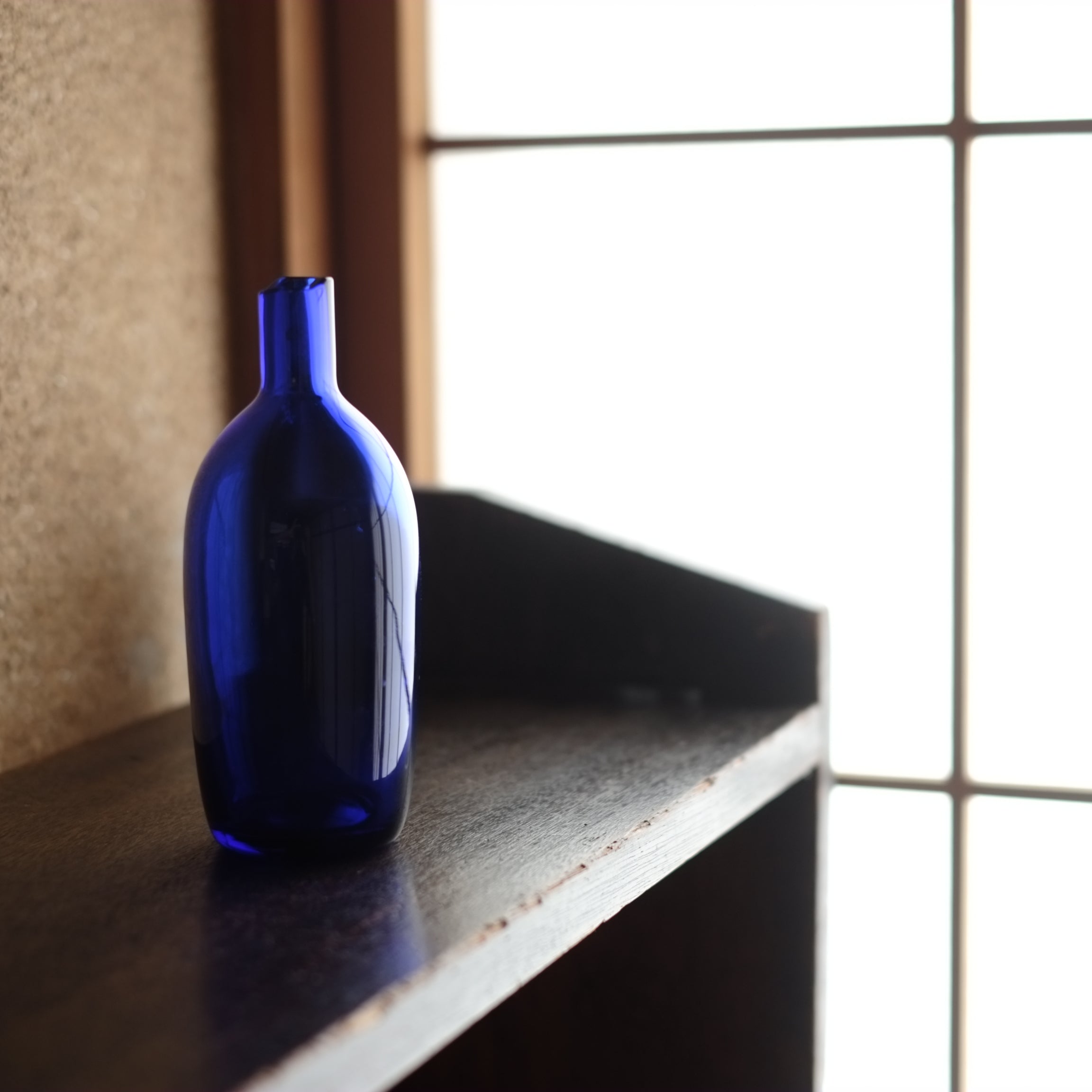時代 深い青ガラスの花瓶 （昭和期頃） – 逢季荘