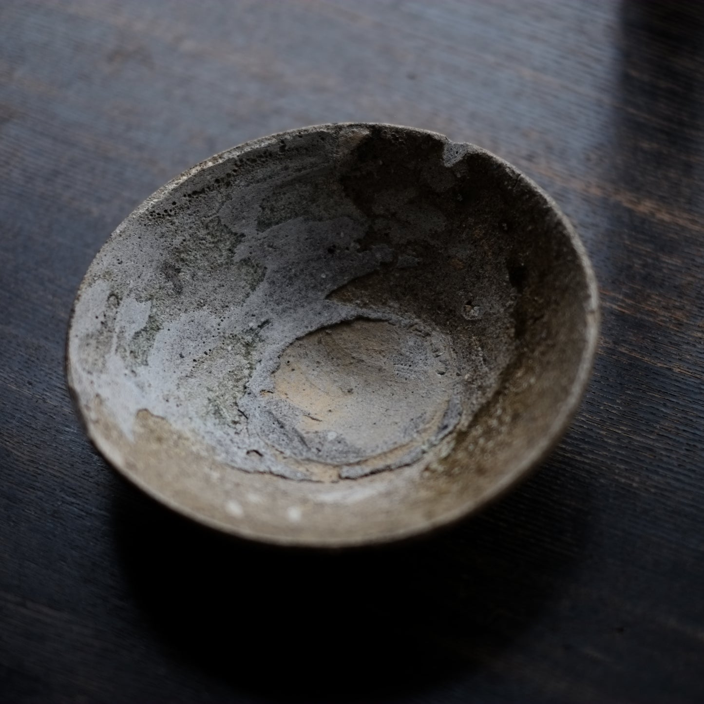 景色豊かな　山茶碗　(平安末-鎌倉時代)