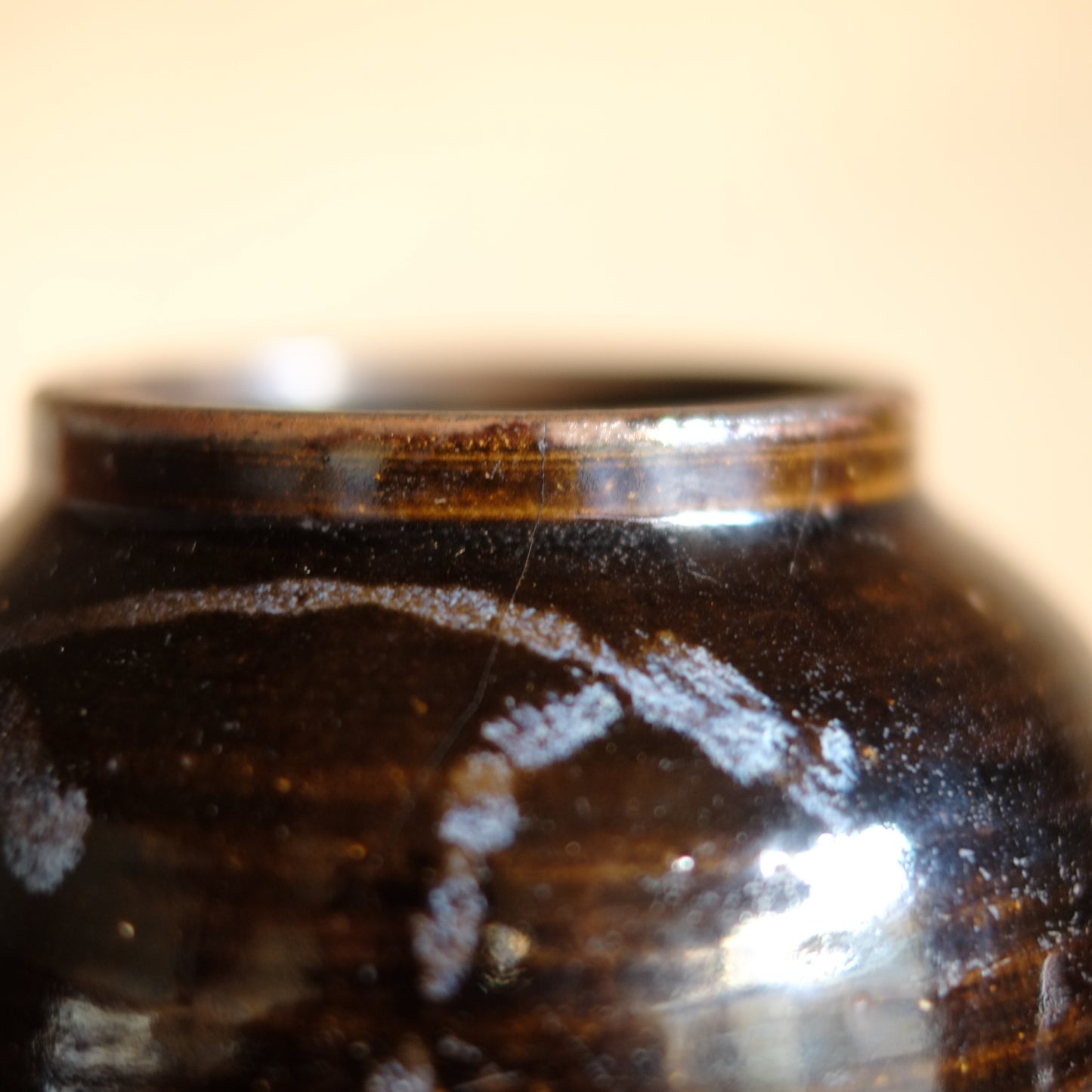 時代　鉄釉灰打掛壺　(20世紀)