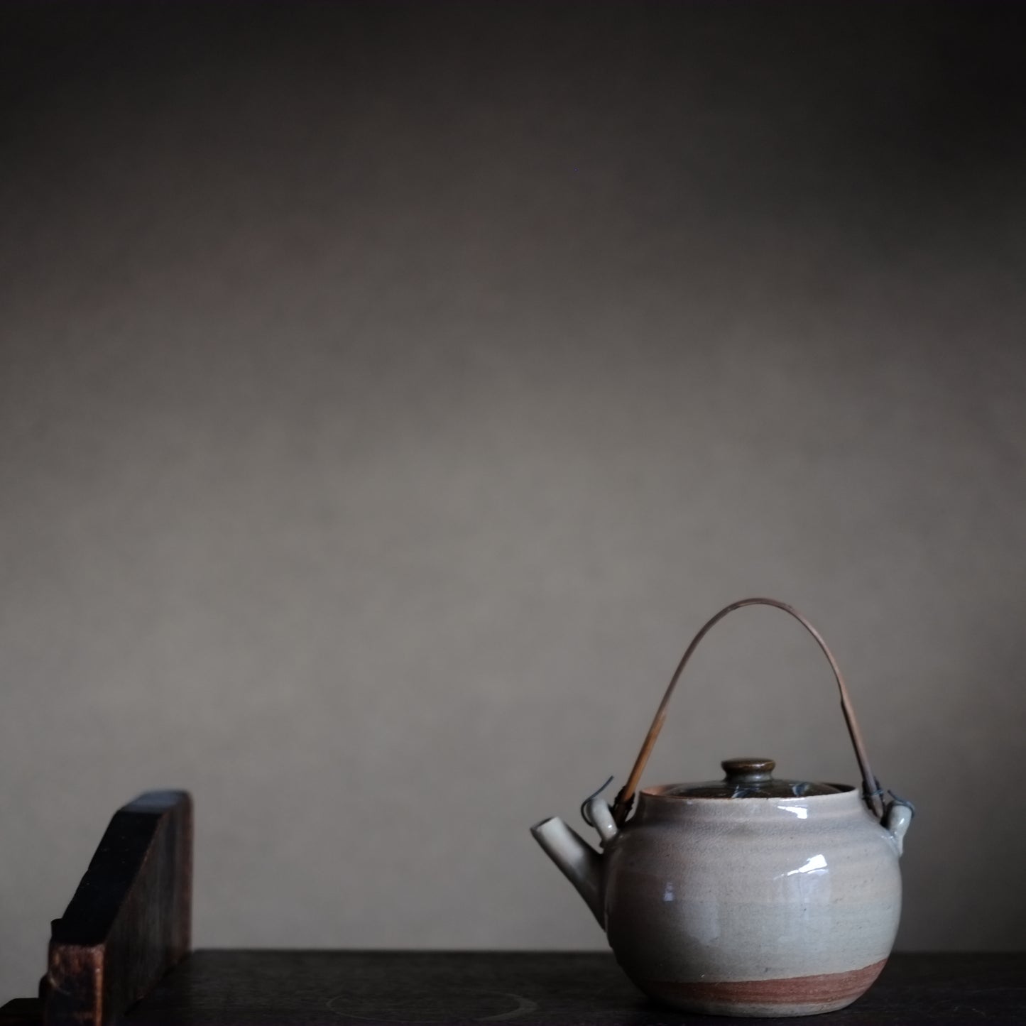 時代　灰釉土瓶　茶急須　（明治末-昭和初期)