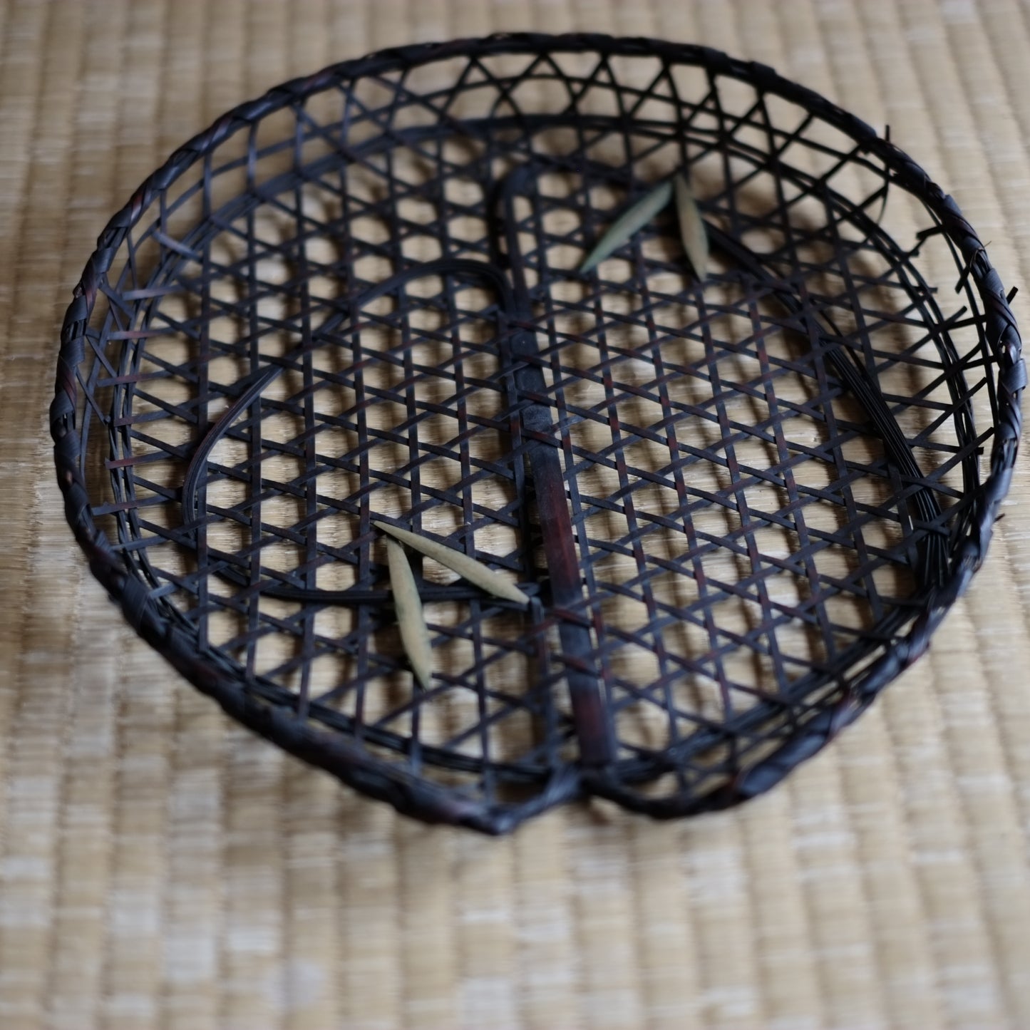 時代　透網籠　団扇置　(大正-昭和期)