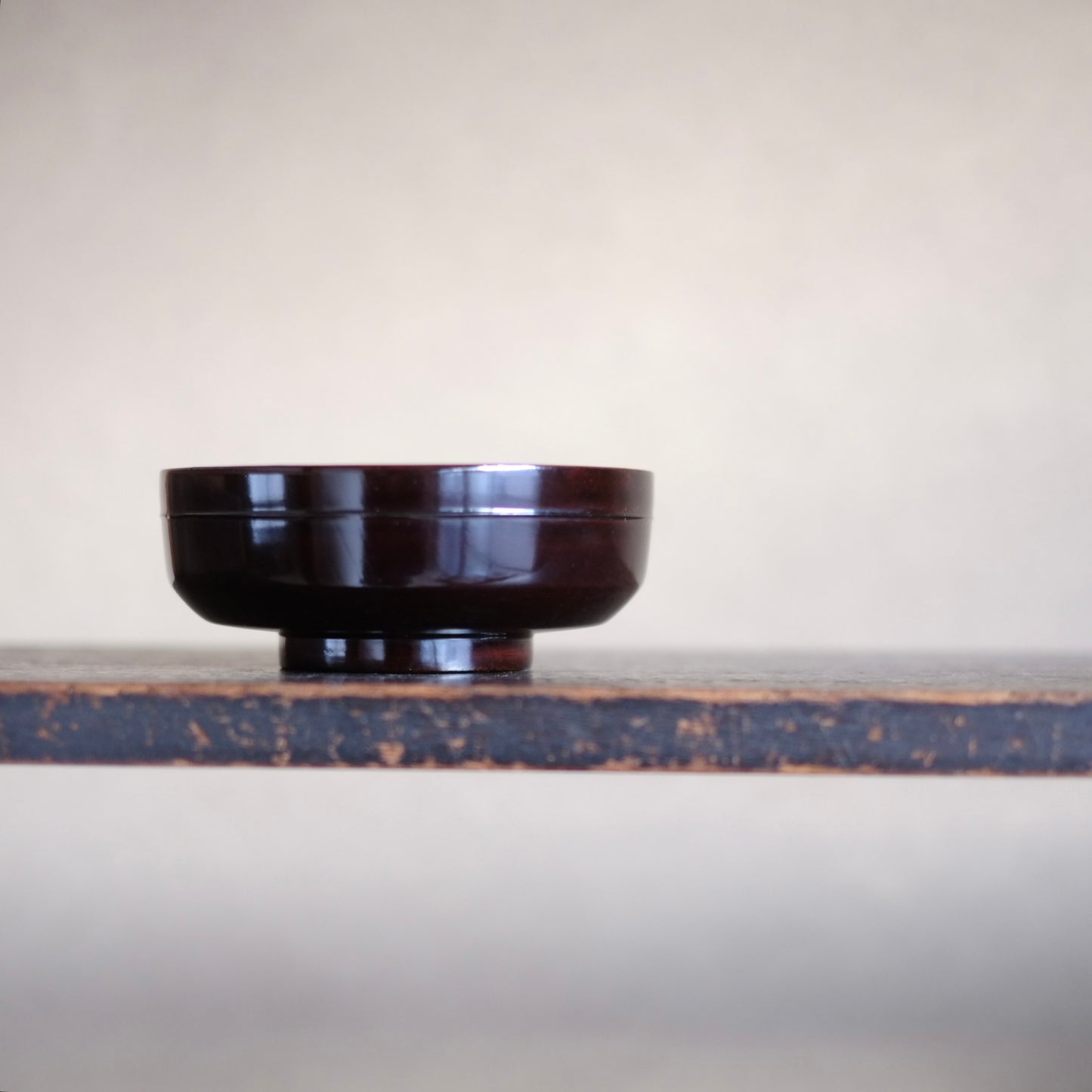 時代　黒漆真塗面取平椀（江戸後-末期）