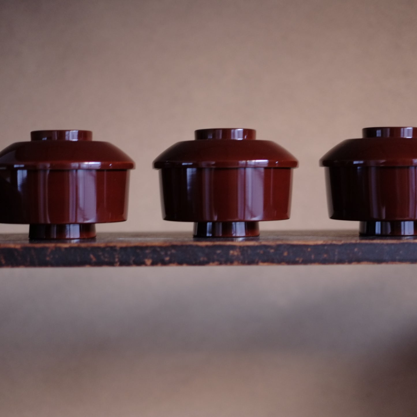 時代　利休形潤塗蓋付面桶椀　中　『汁椀』(江戸-明治初期18-19世紀)