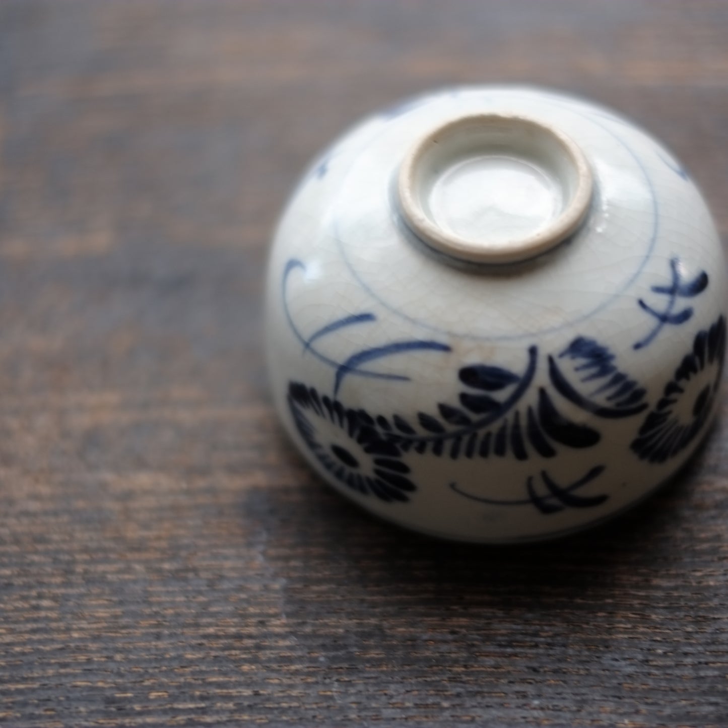 秋草 菊萩文染付　ころ茶碗　煎茶碗　（江戸後期-末期 19世紀）