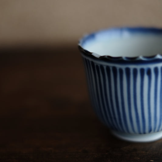 粋な 輪花縞文染付 蕎麦猪口 湯呑 向付(明治時代)