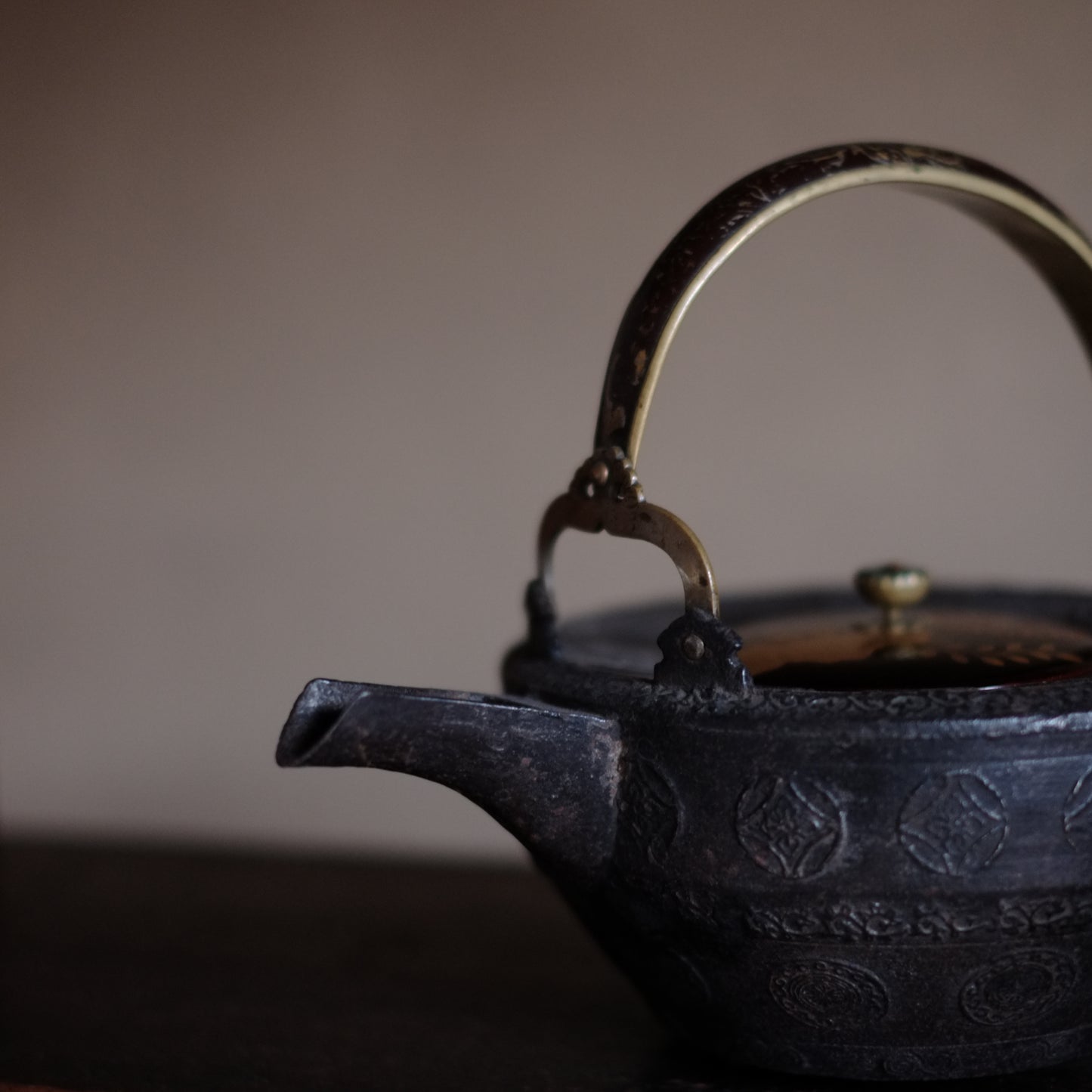 時代　研出蒔絵蓋　鉄銚子　対　燗鍋　時代箱付 (江戸時代)