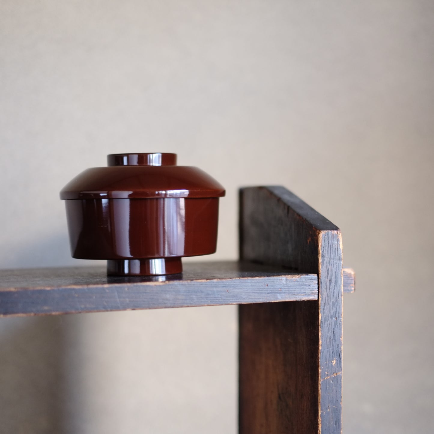 時代　利休形潤塗蓋付面桶椀　中　『汁椀』(江戸-明治初期18-19世紀)