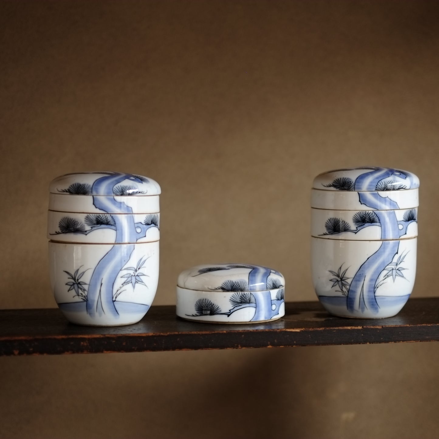 時代　松笹文　蓋付三段重箱 (明治末–昭和中期19世紀末-20世紀)