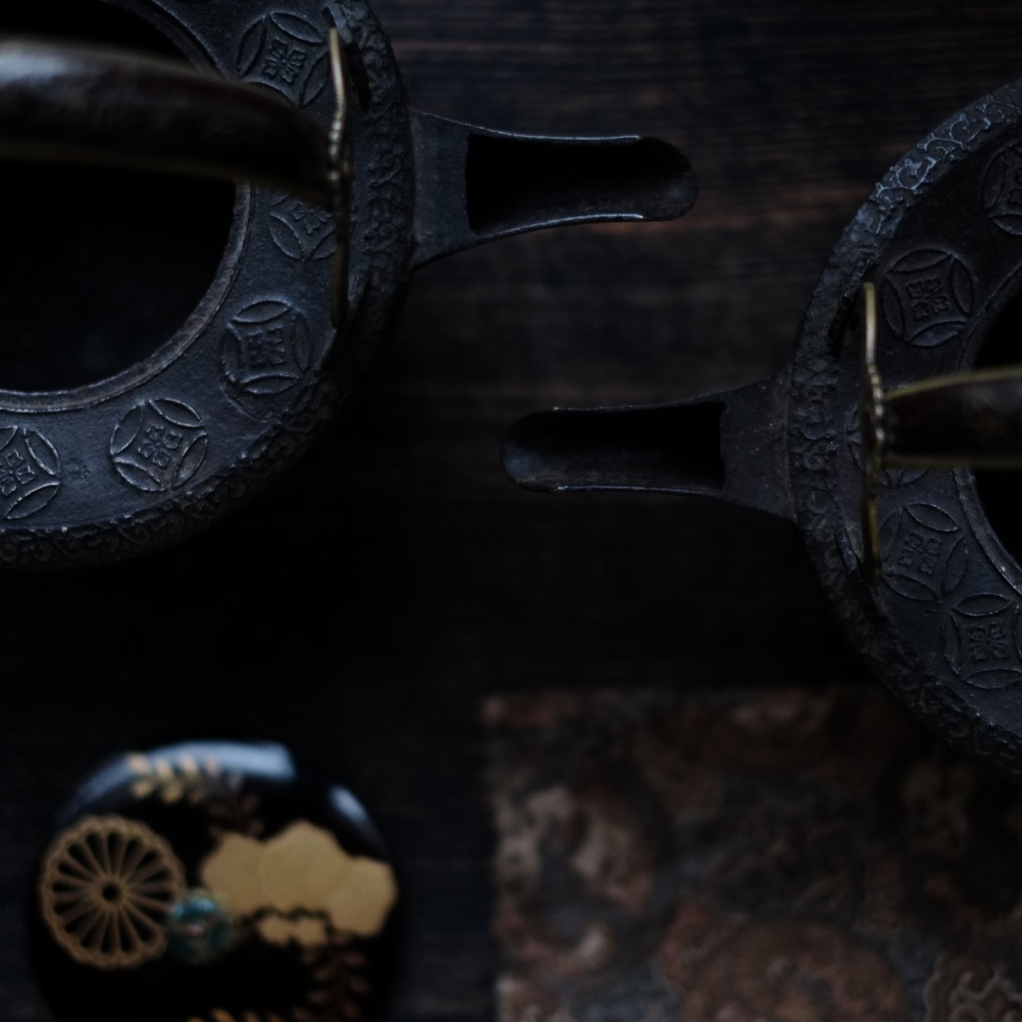 時代　研出蒔絵蓋　鉄銚子　対　燗鍋　時代箱付 (江戸時代)