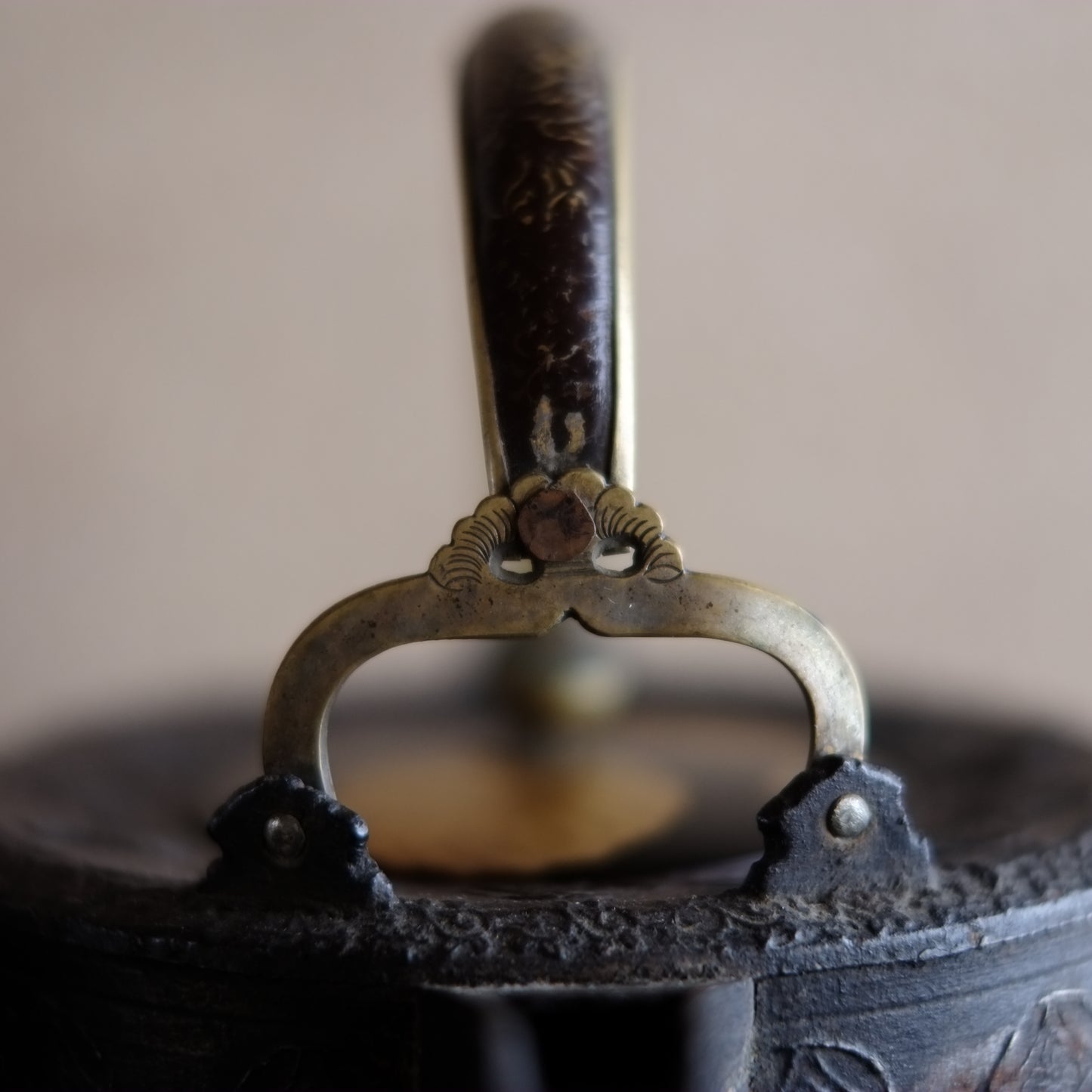 時代　研出蒔絵蓋　鉄銚子　対　燗鍋　時代箱付 (江戸時代)