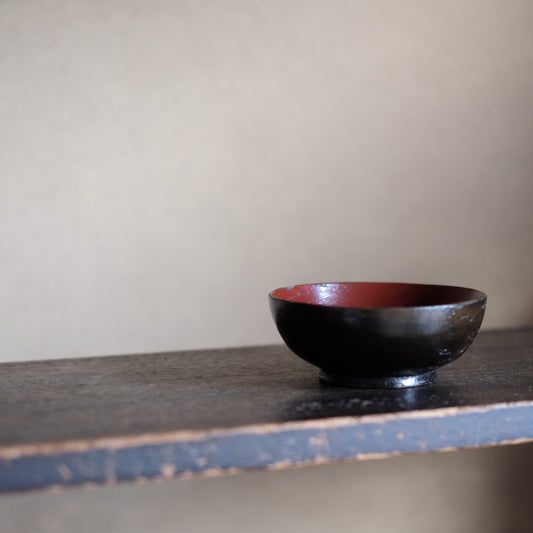 時代　侘外黒内赤漆　小椀　(江戸時代)