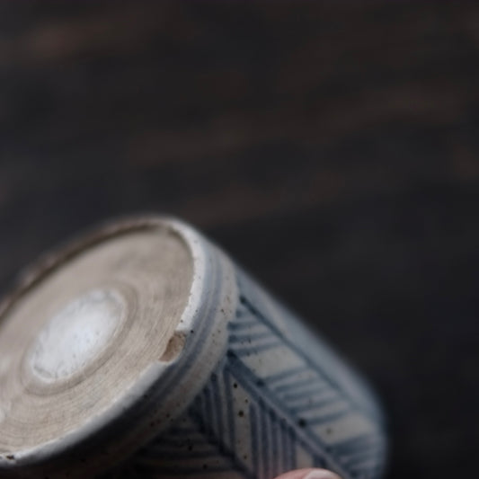 時代 矢羽根蕎麦猪口 陶胎染付 B(19世紀)